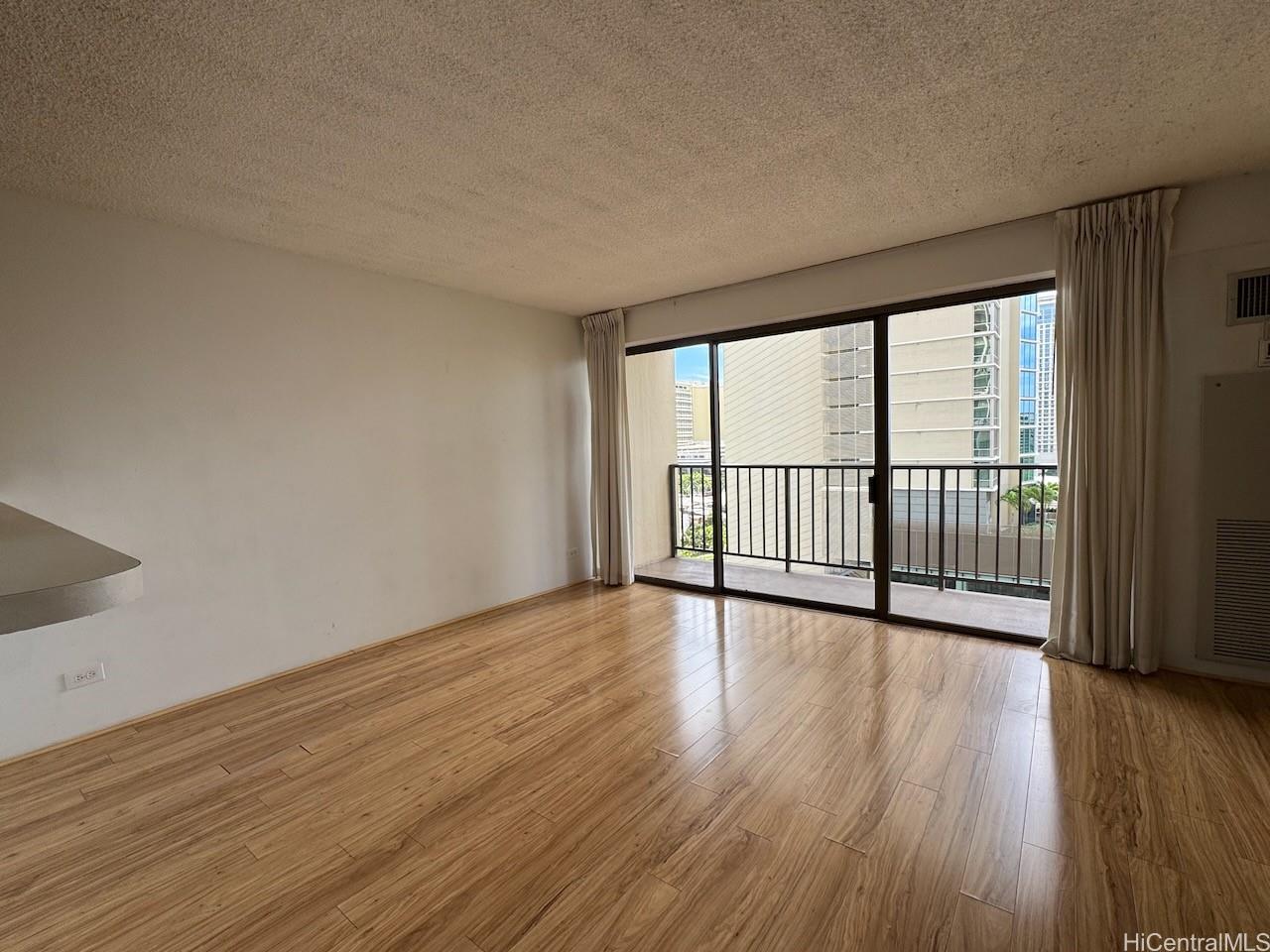 Four Paddle condo # 1205, Honolulu, Hawaii - photo 3 of 9