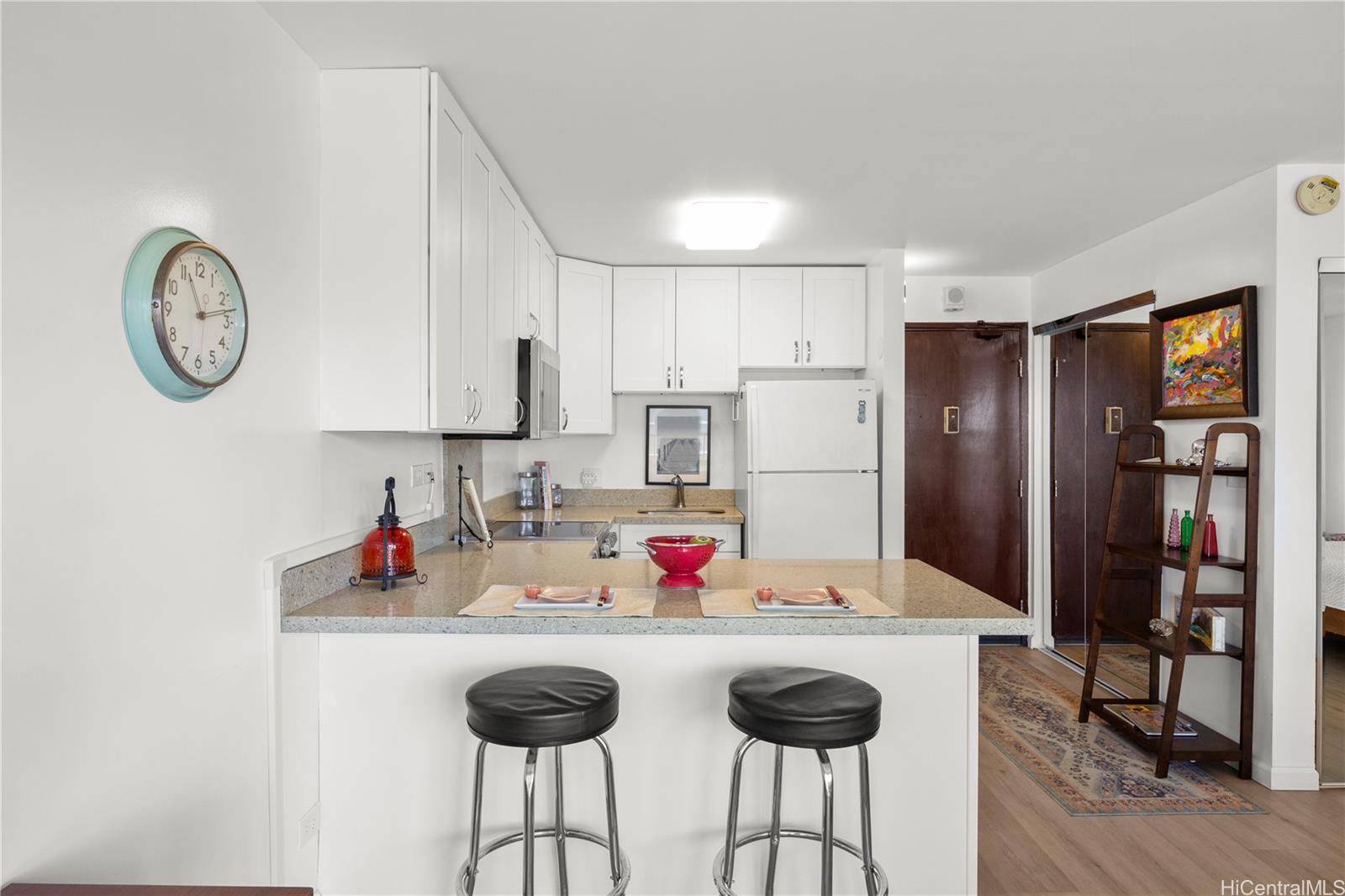 Four Paddle condo # 1603, Honolulu, Hawaii - photo 5 of 25