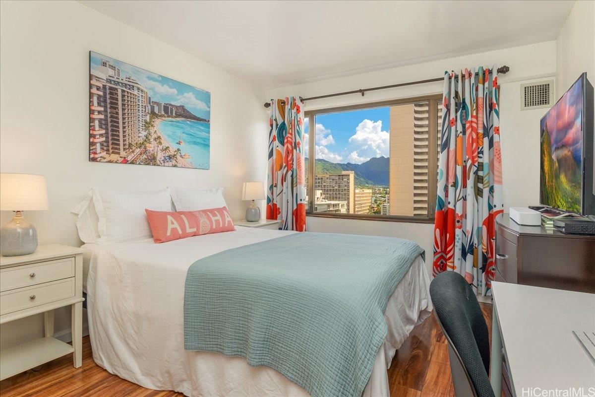 Four Paddle condo # 1712, Honolulu, Hawaii - photo 15 of 25