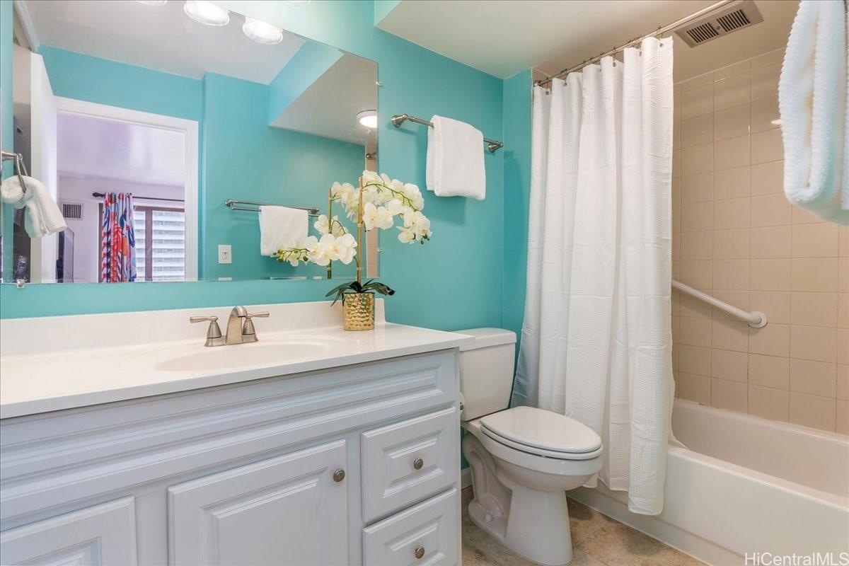 Four Paddle condo # 1712, Honolulu, Hawaii - photo 18 of 25