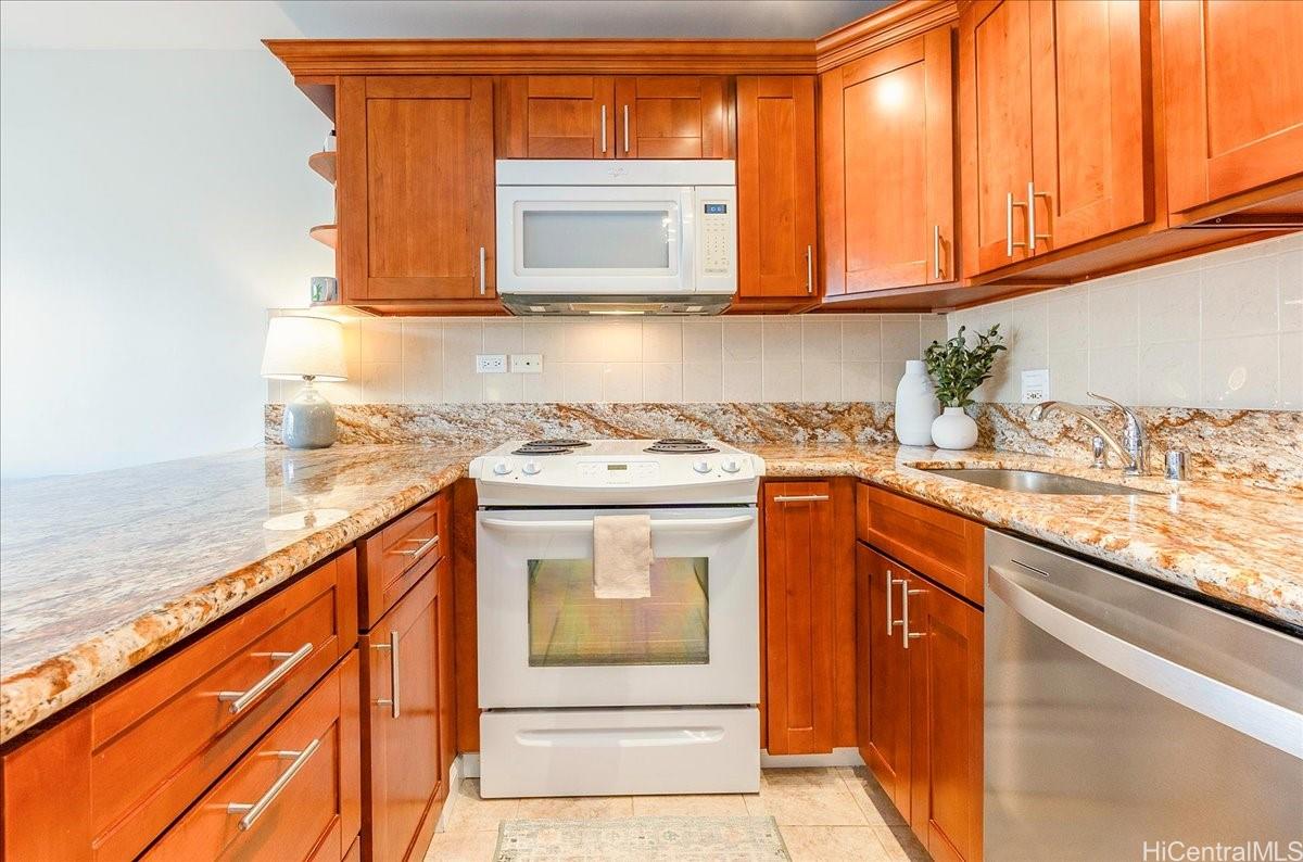 Four Paddle condo # 1712, Honolulu, Hawaii - photo 5 of 25