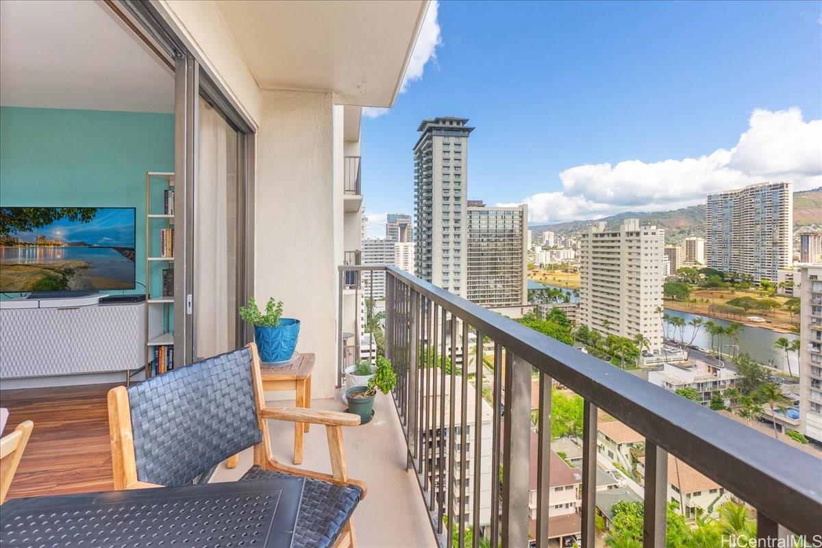 Four Paddle condo # 1712, Honolulu, Hawaii - photo 10 of 25