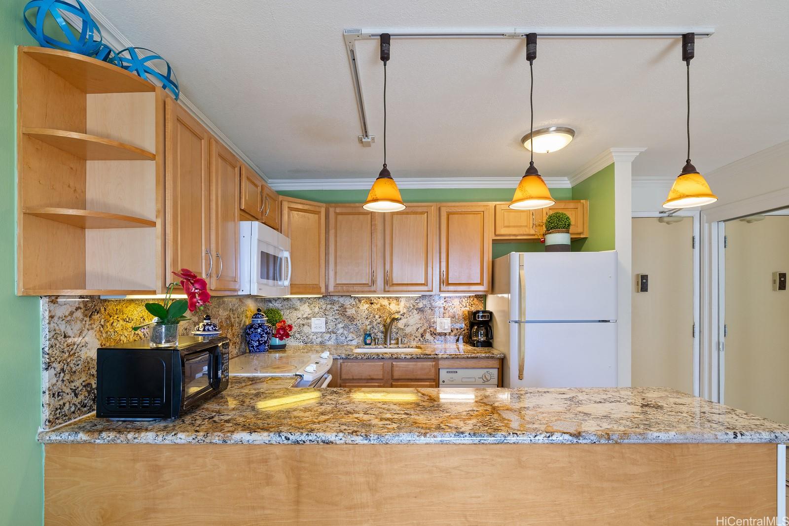 Four Paddle condo # 1808, Honolulu, Hawaii - photo 13 of 22