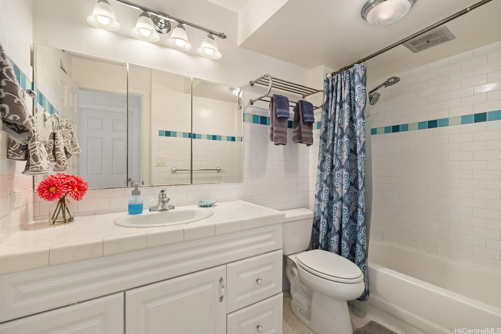 Four Paddle condo # 1808, Honolulu, Hawaii - photo 14 of 22