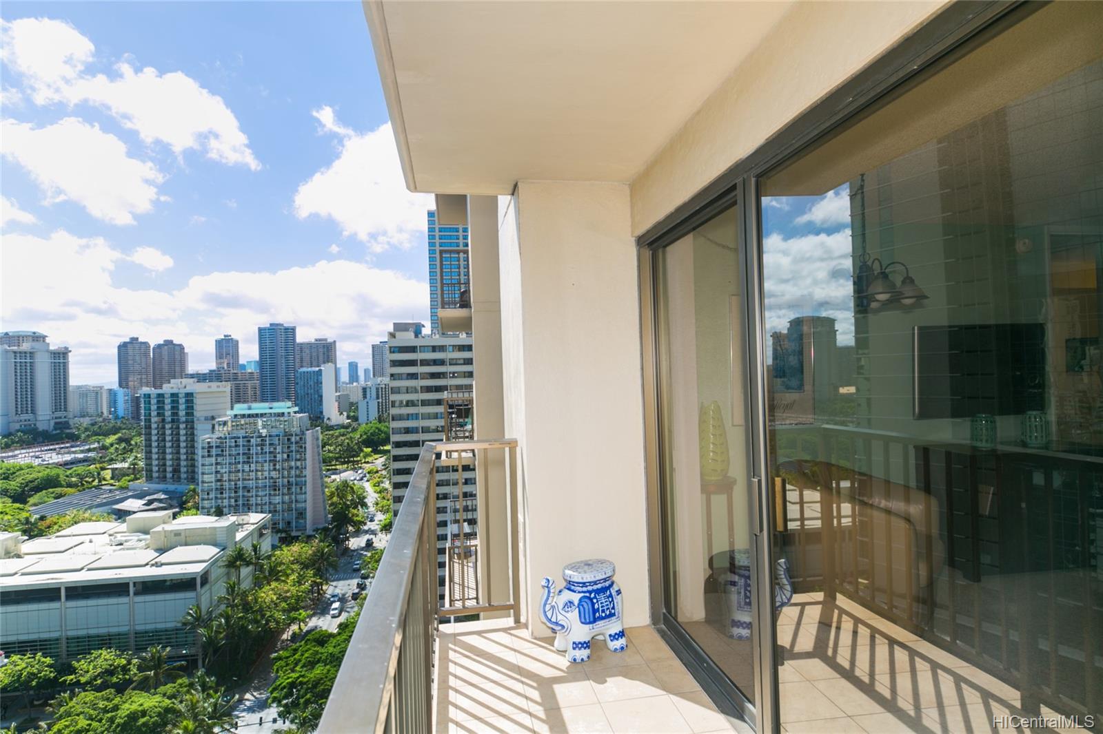 Four Paddle 1907, 2140 Kuhio Ave, Honolulu Waikiki condo