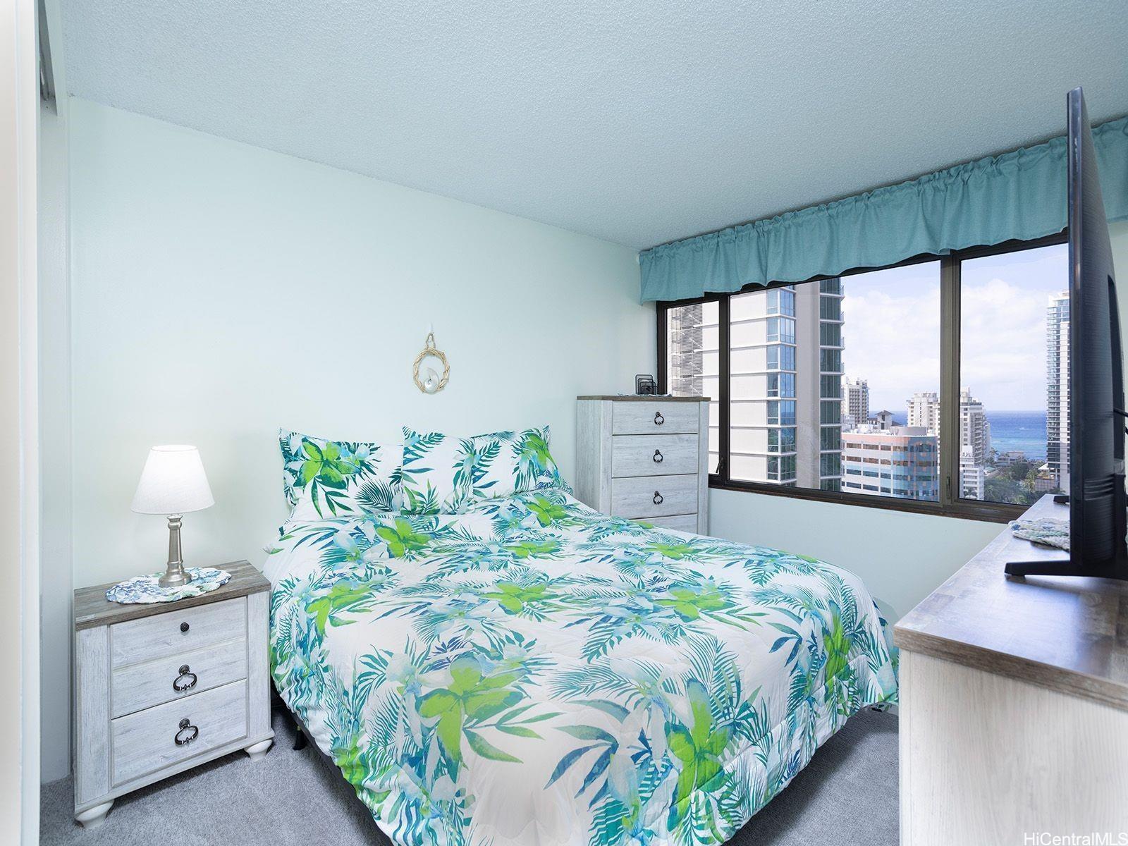 Four Paddle condo # 1908, Honolulu, Hawaii - photo 7 of 19