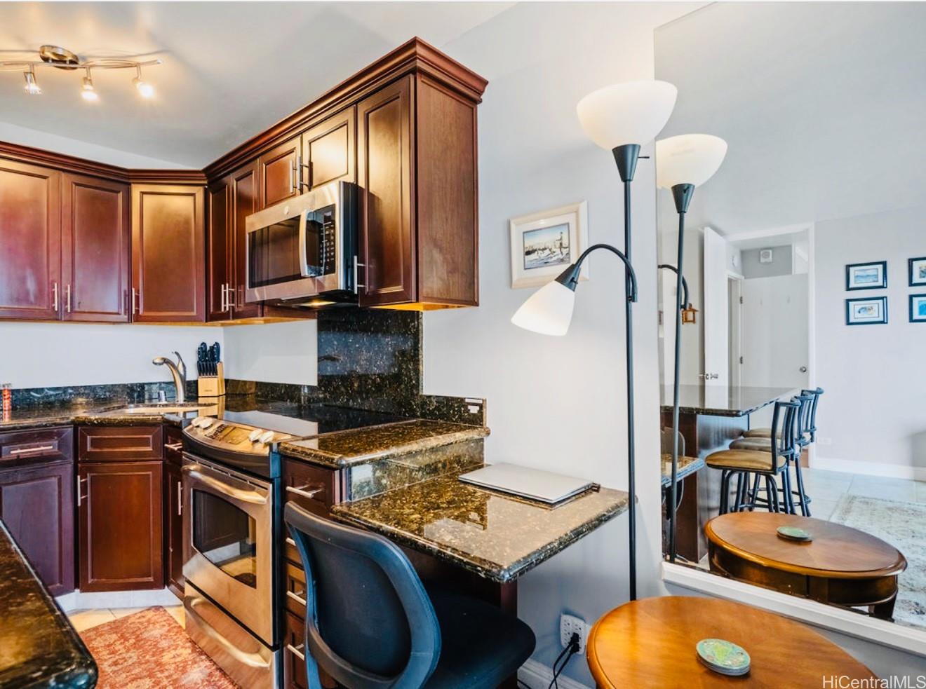 Four Paddle condo # 2105, Honolulu, Hawaii - photo 6 of 25