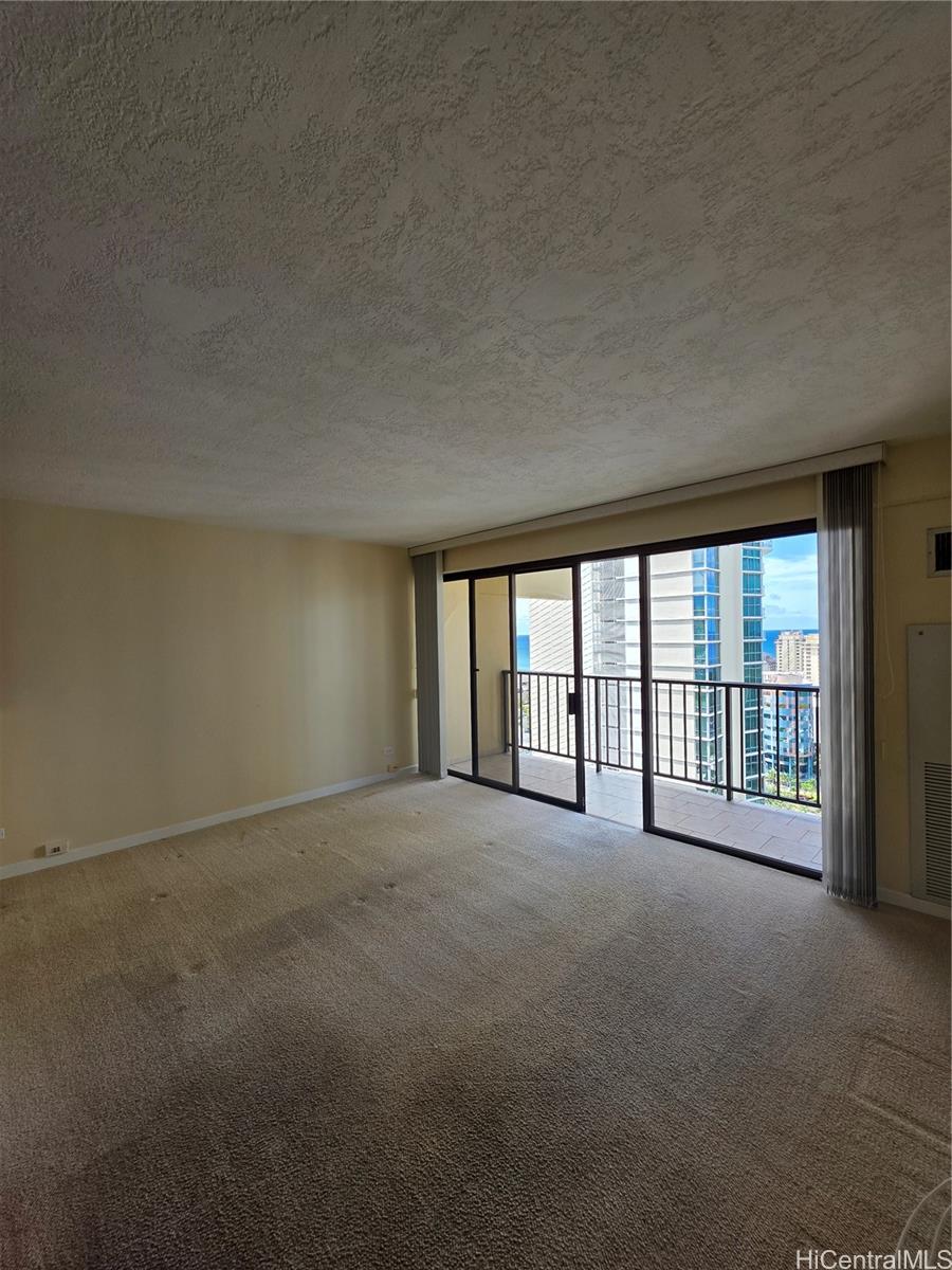 2140 Kuhio Ave Honolulu - Rental - photo 6 of 9