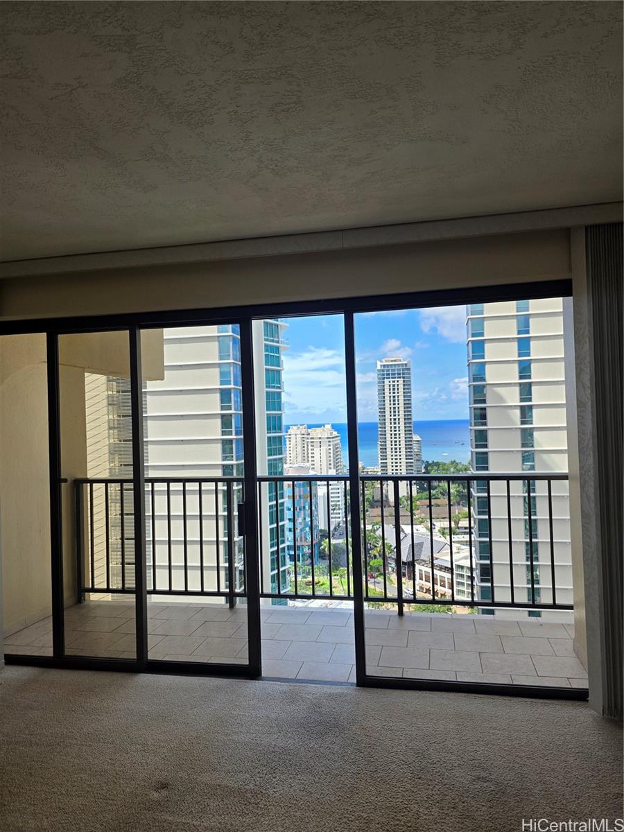 2140 Kuhio Ave Honolulu - Rental - photo 8 of 9