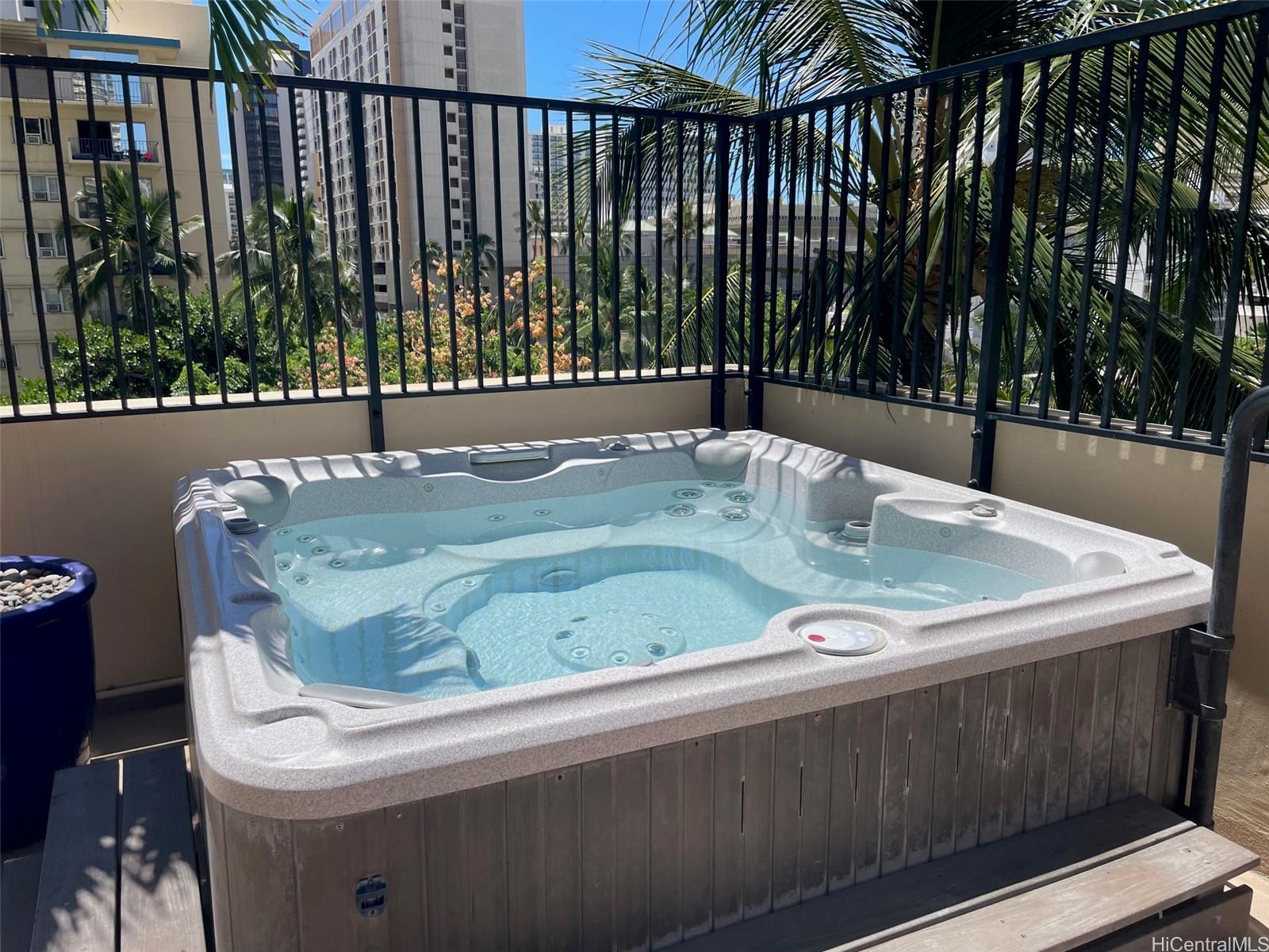 2140 Kuhio Ave Honolulu - Rental - photo 11 of 18