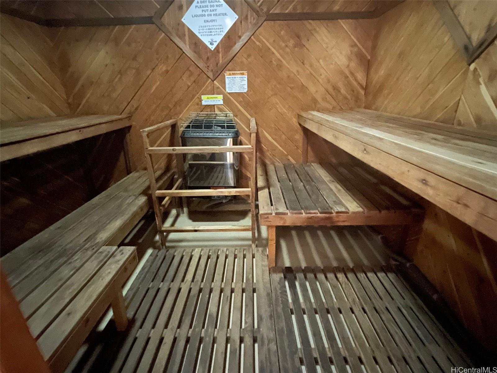 2140 Kuhio Ave Honolulu - Rental - photo 13 of 18