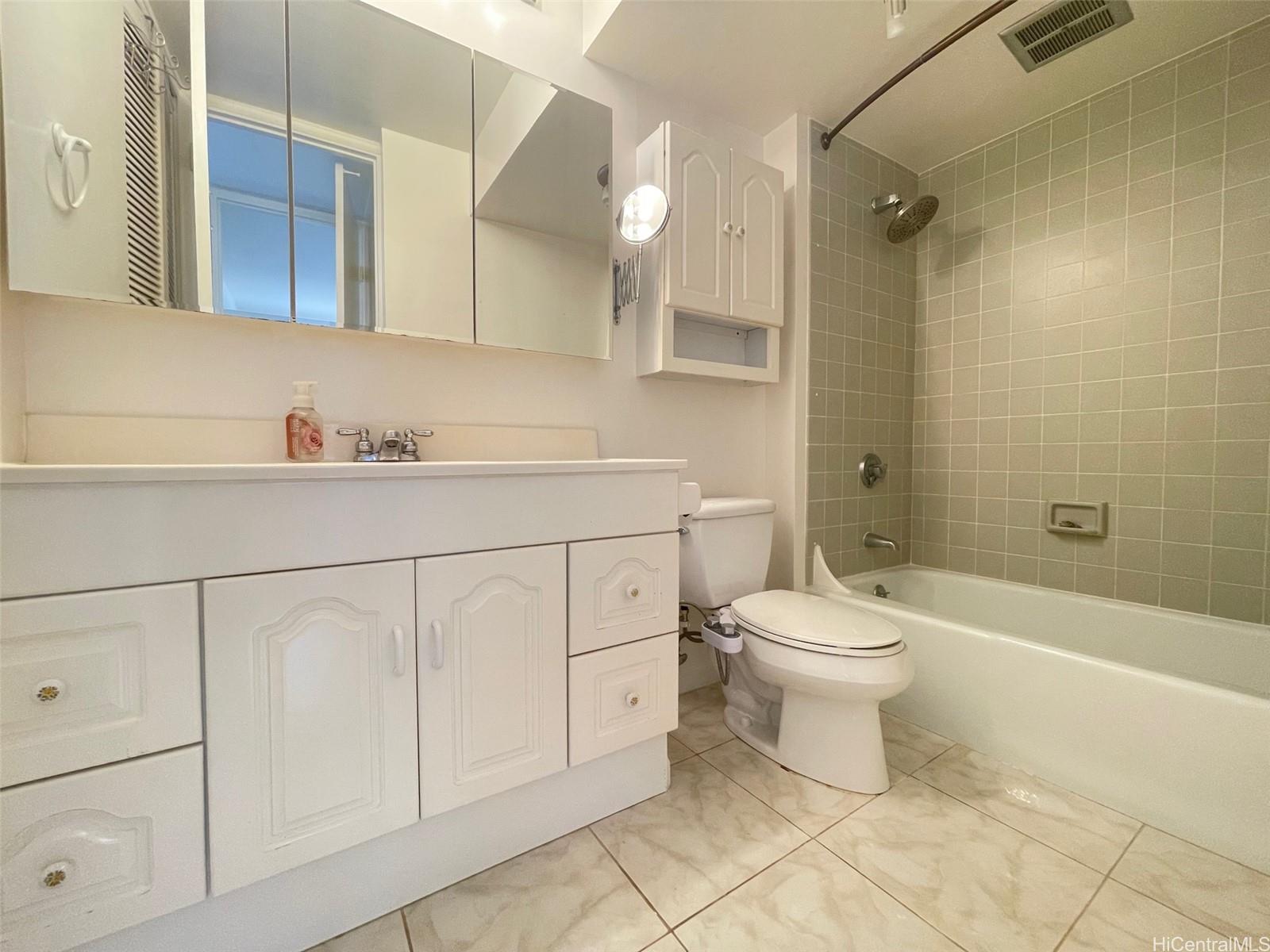 2140 Kuhio Ave Honolulu - Rental - photo 6 of 18