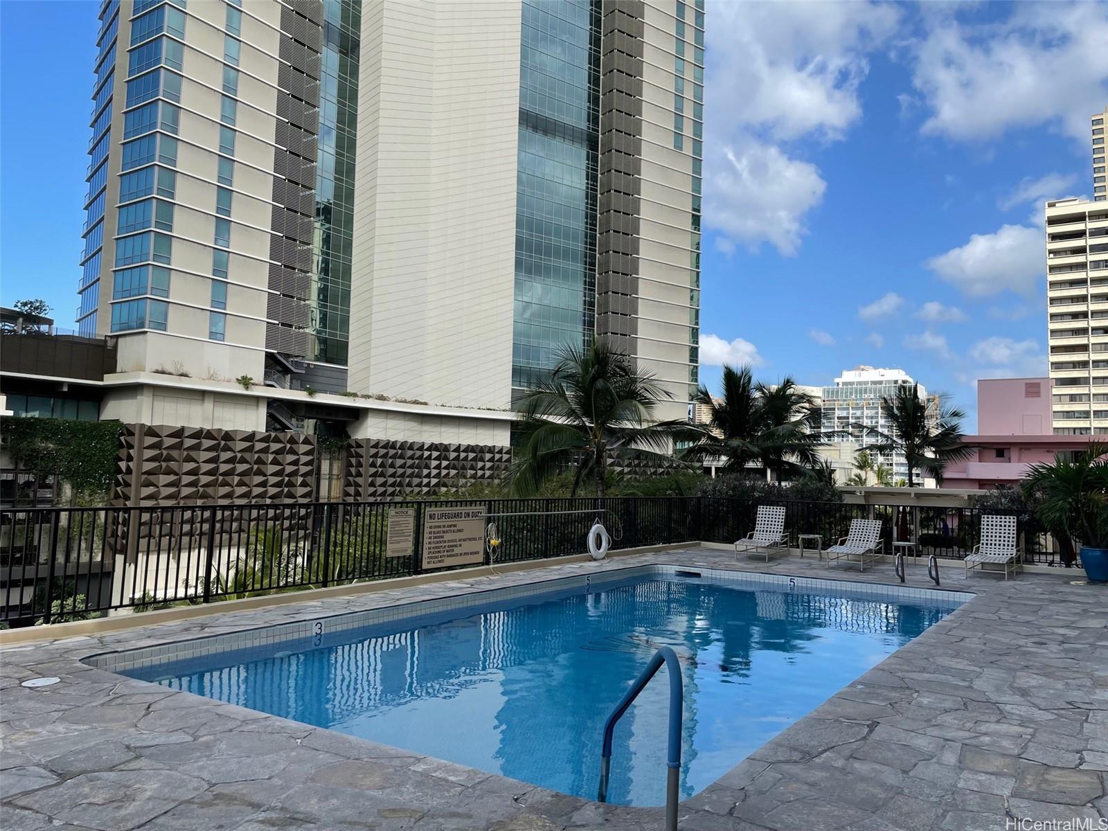 2140 Kuhio Ave Honolulu - Rental - photo 10 of 18