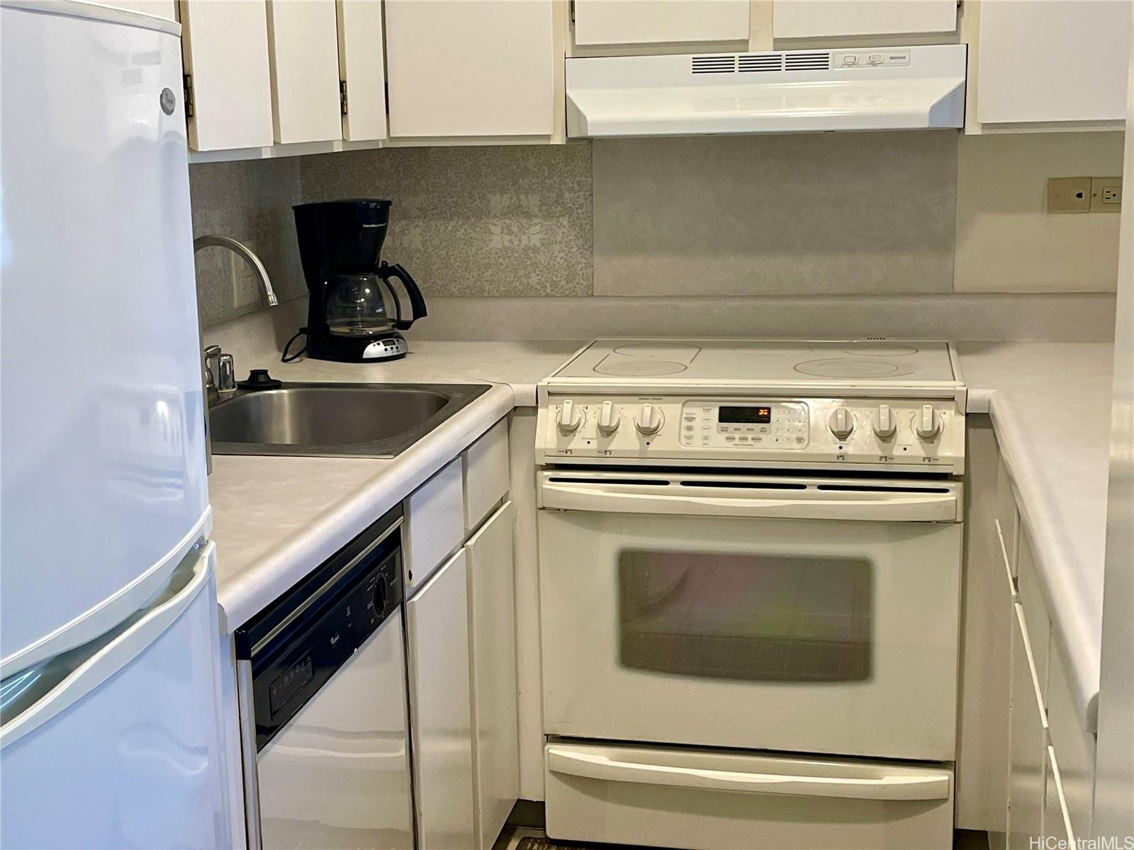 Four Paddle condo # 509, Honolulu, Hawaii - photo 4 of 15