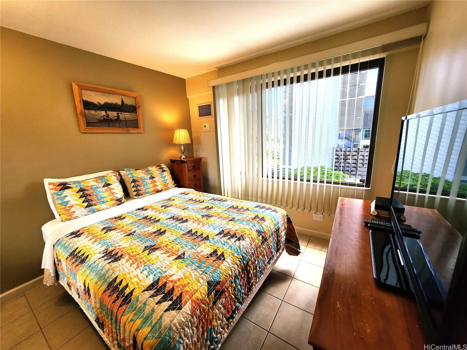 Four Paddle condo # 703, Honolulu, Hawaii - photo 7 of 16