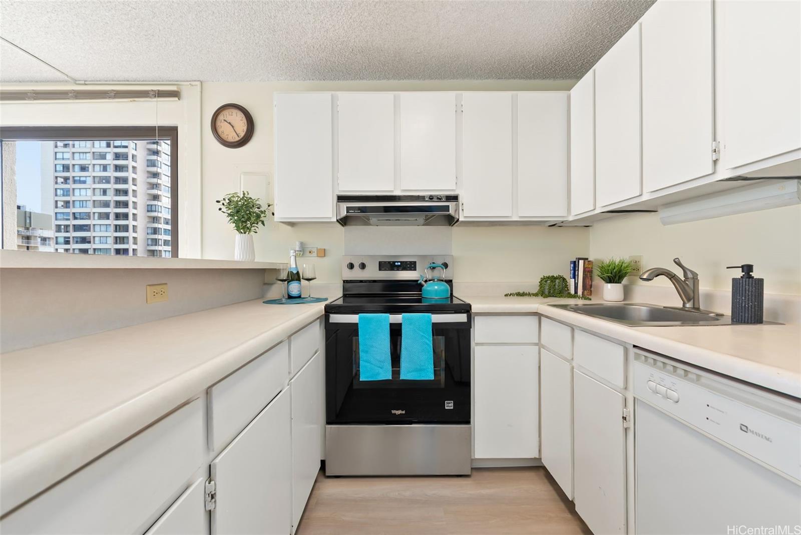 Four Paddle condo # 801, Honolulu, Hawaii - photo 11 of 25