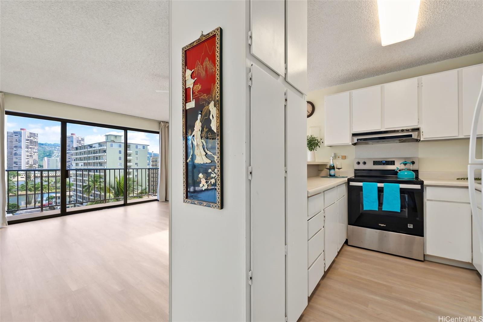 Four Paddle condo # 801, Honolulu, Hawaii - photo 10 of 25