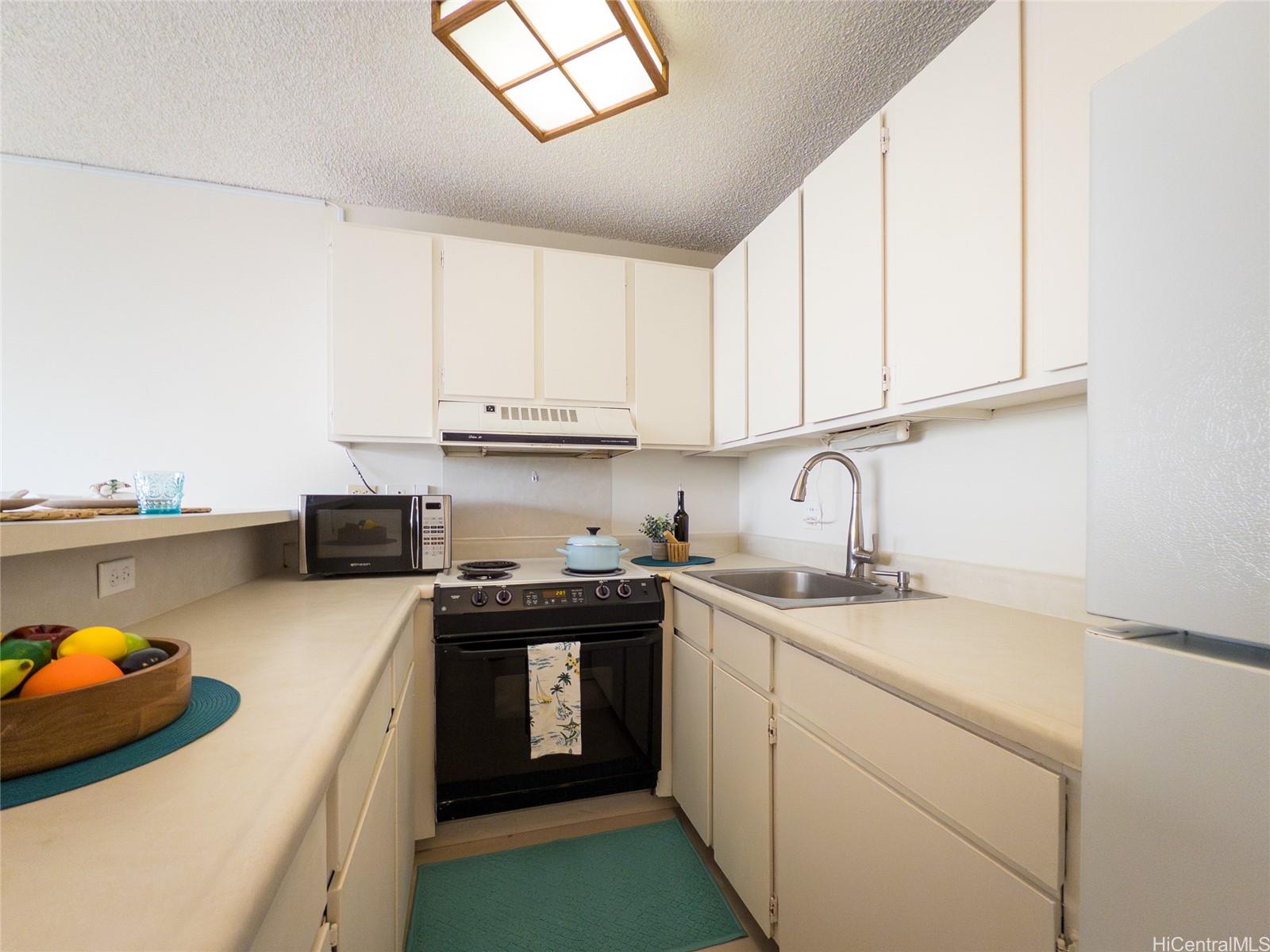 Four Paddle condo # 812, Honolulu, Hawaii - photo 5 of 21