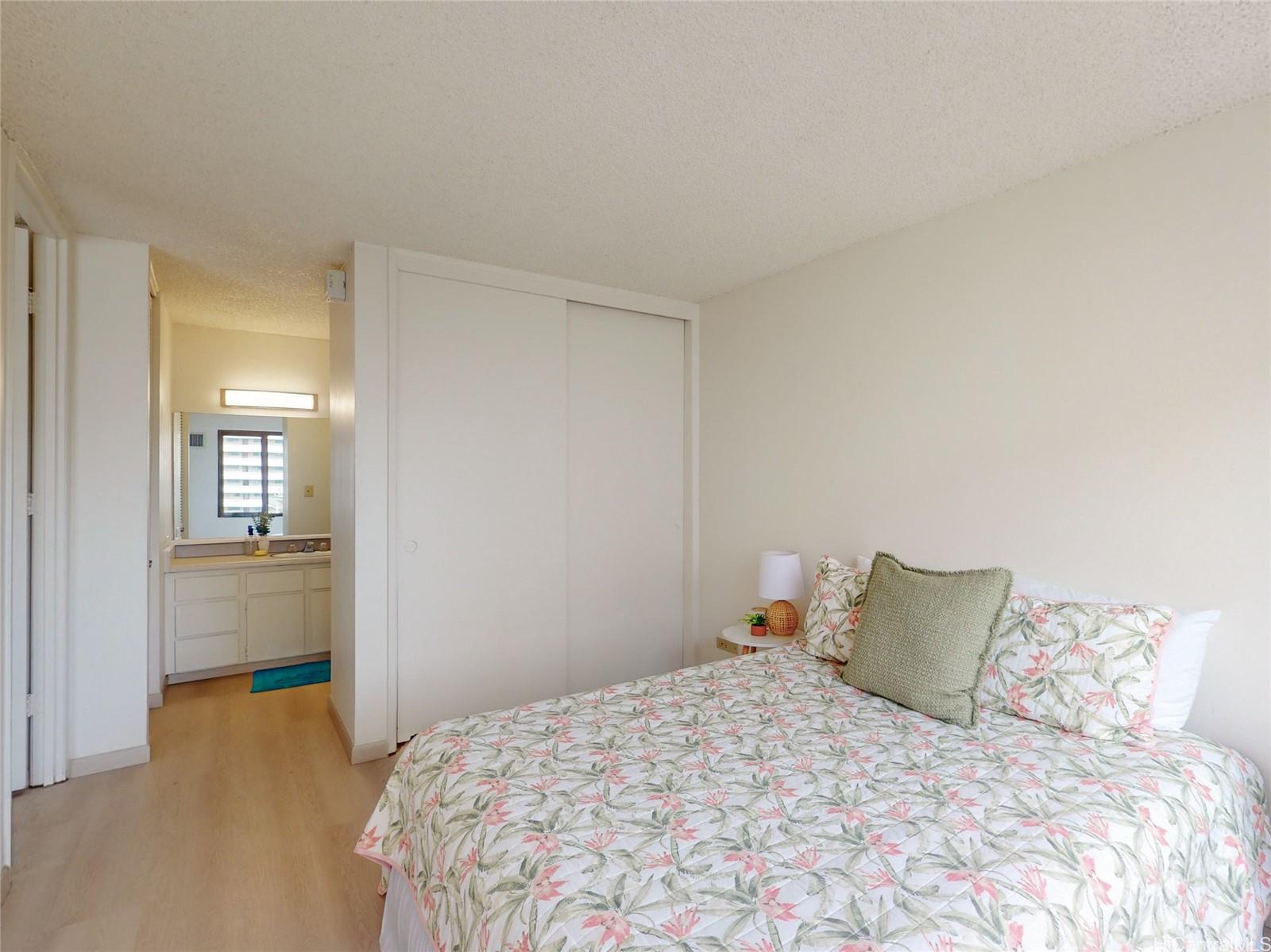 Four Paddle condo # 812, Honolulu, Hawaii - photo 8 of 21