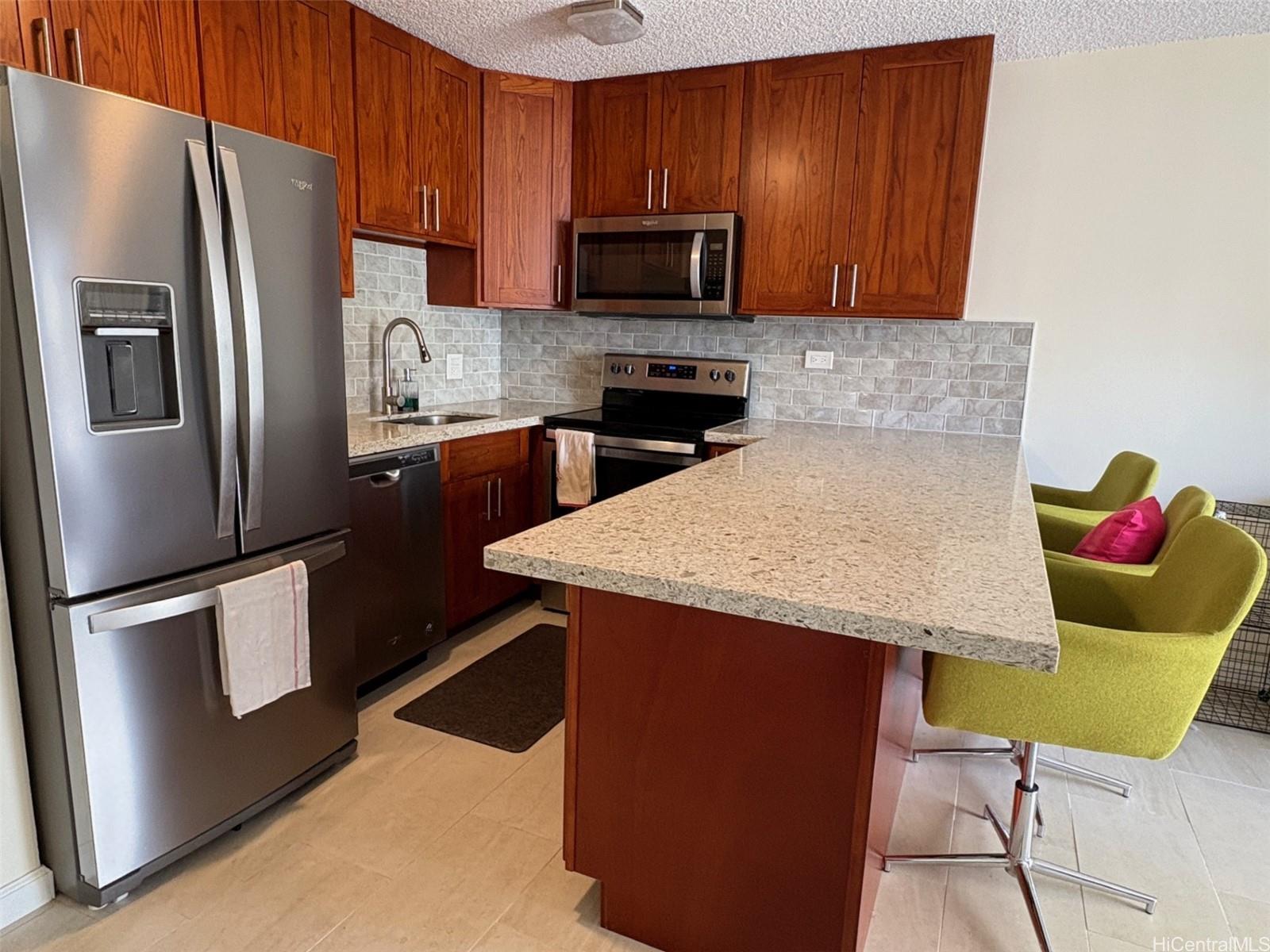 Four Paddle condo # 911, Honolulu, Hawaii - photo 2 of 19