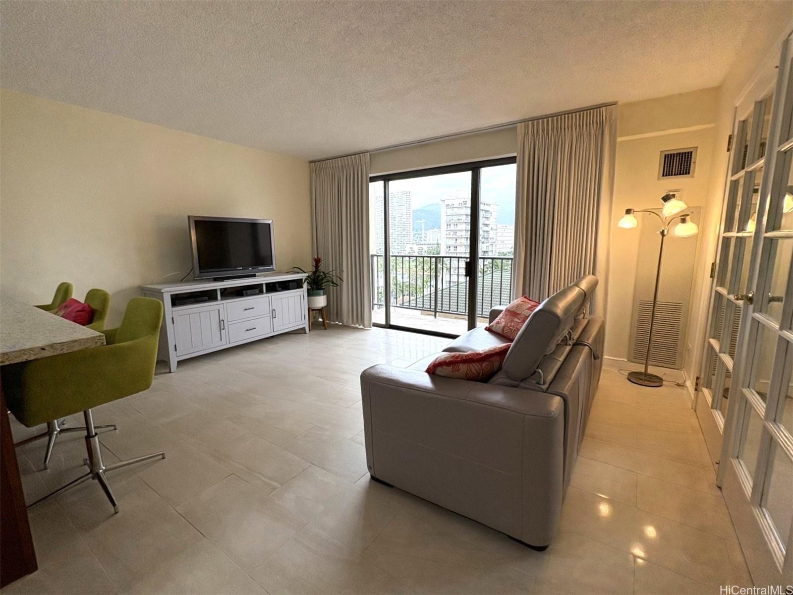 Four Paddle condo # 911, Honolulu, Hawaii - photo 3 of 19