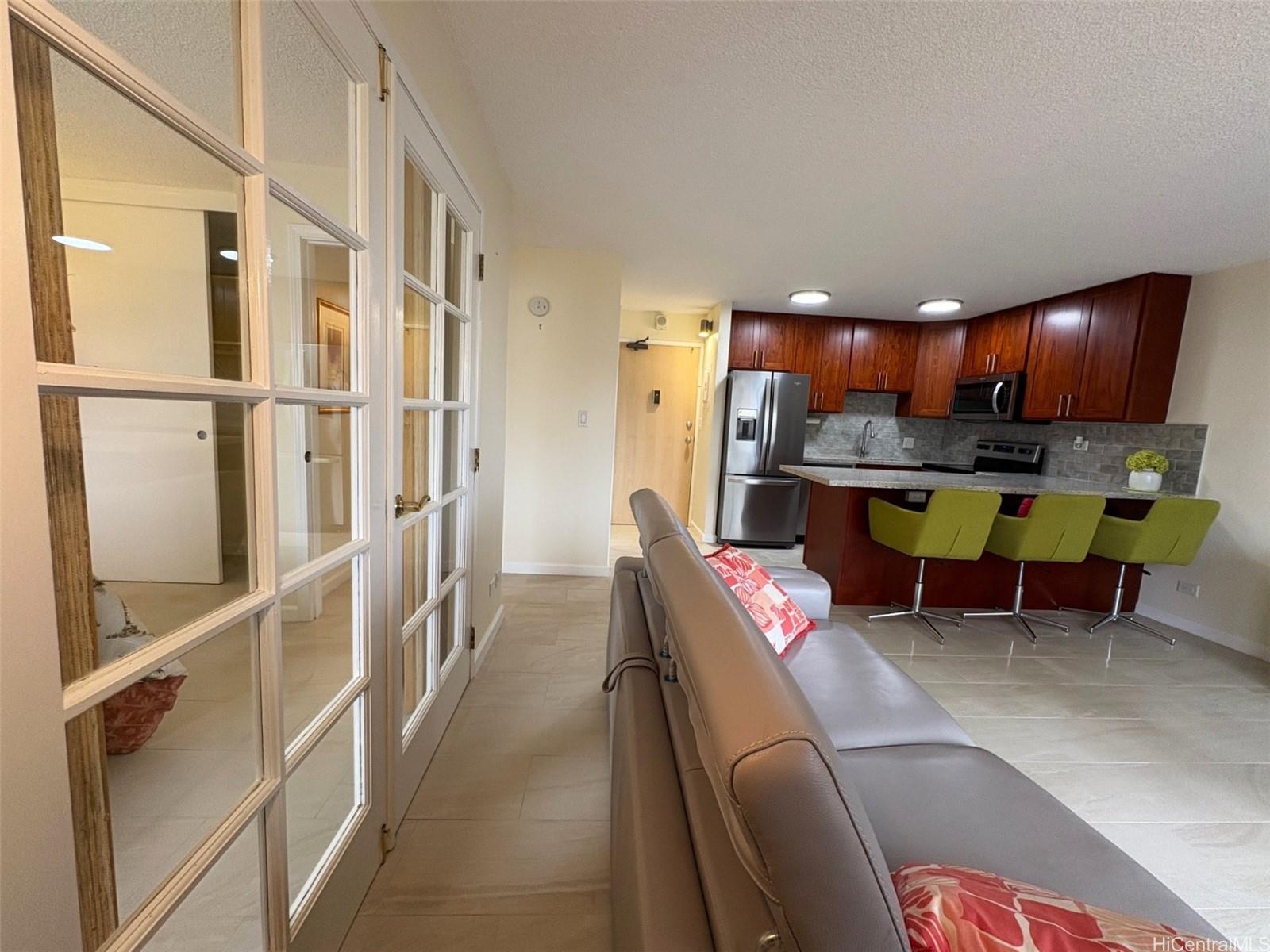 Four Paddle condo # 911, Honolulu, Hawaii - photo 4 of 19