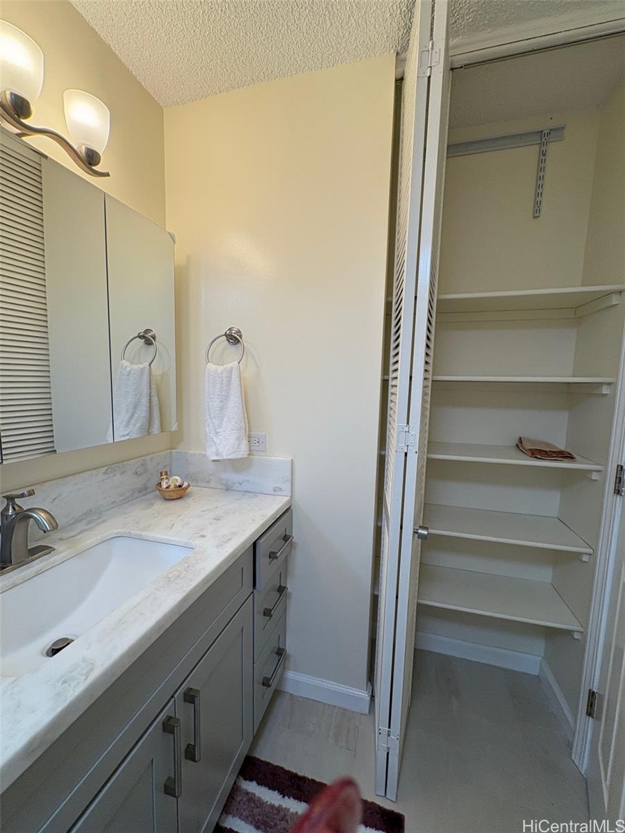 Four Paddle condo # 911, Honolulu, Hawaii - photo 9 of 19