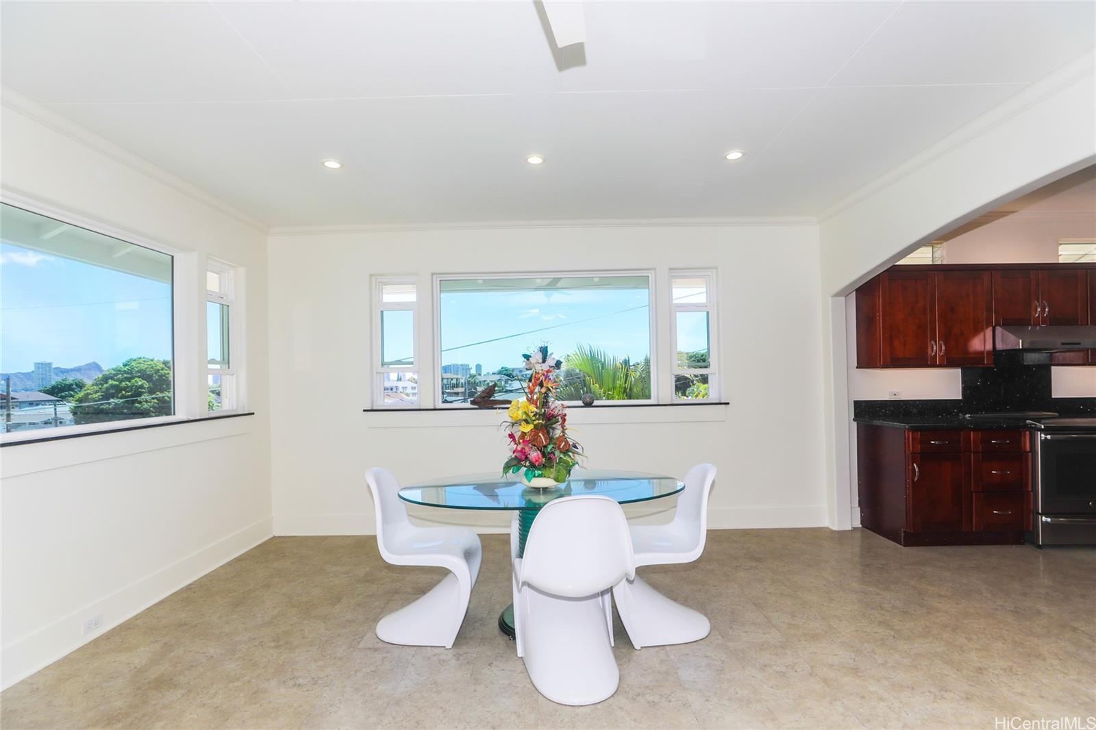 2142  Damon Street Manoa-lower, Honolulu home - photo 4 of 25