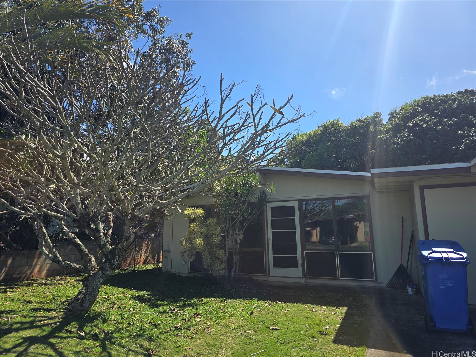 2149  Auhuhu St Pacific Palisades, PearlCity home - photo 2 of 8