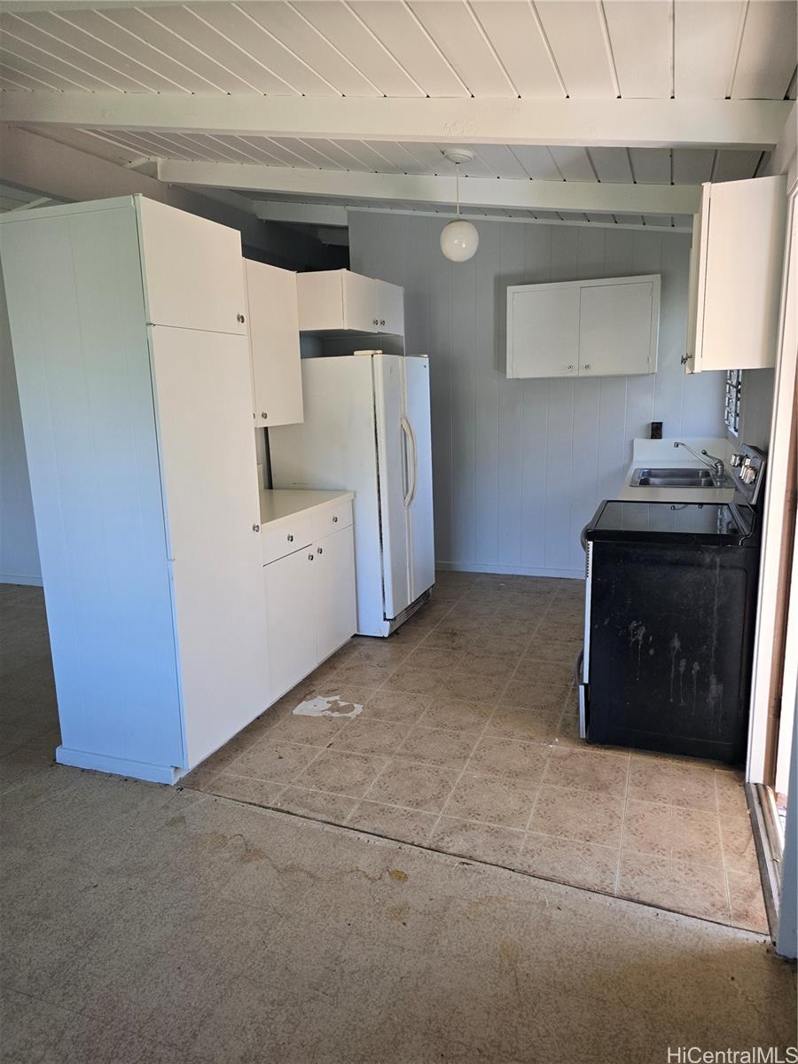 2149  Auhuhu St Pacific Palisades, PearlCity home - photo 7 of 8