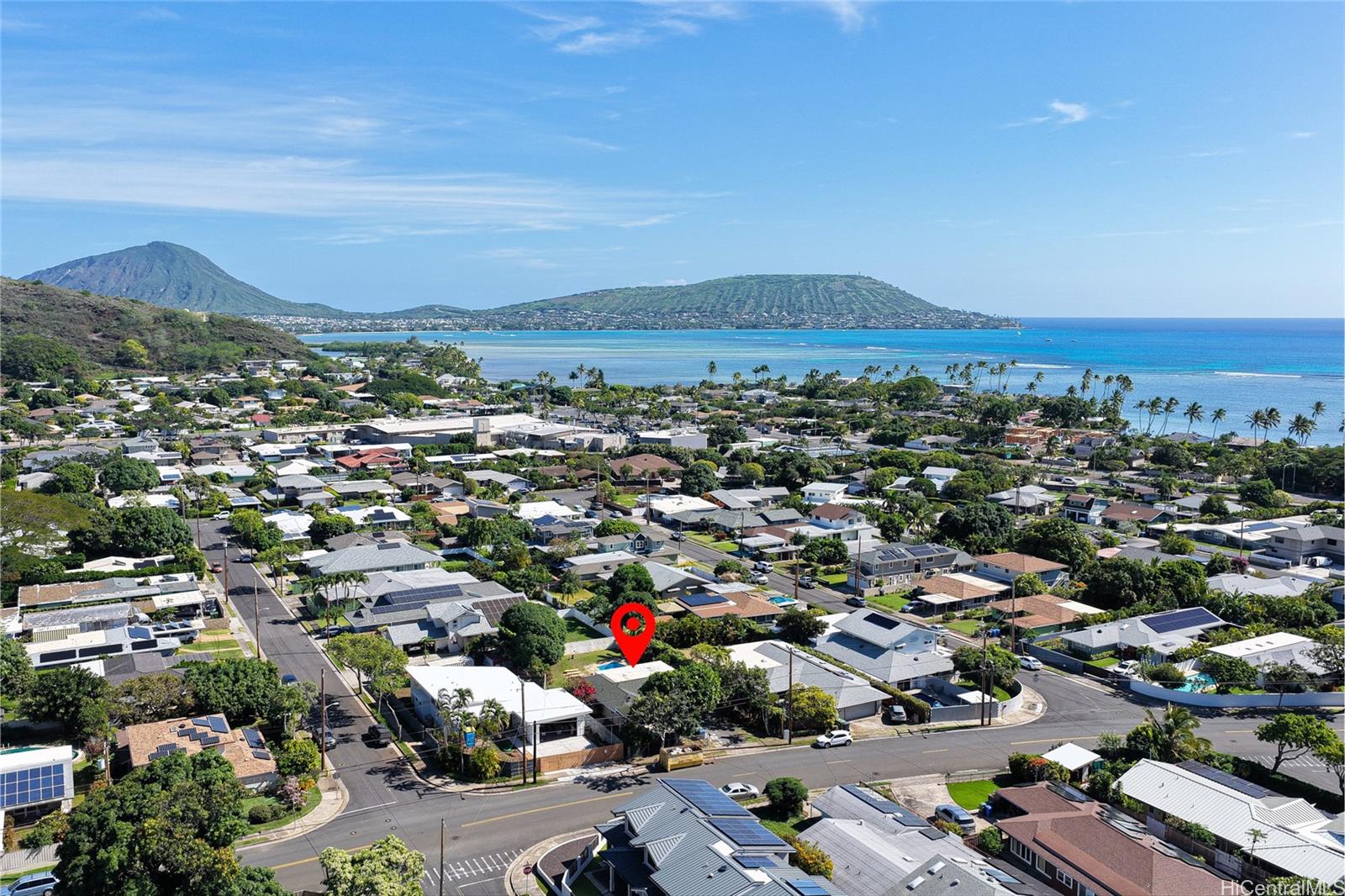 215  Halemaumau Street Niu Valley, Diamond Head home - photo 2 of 20