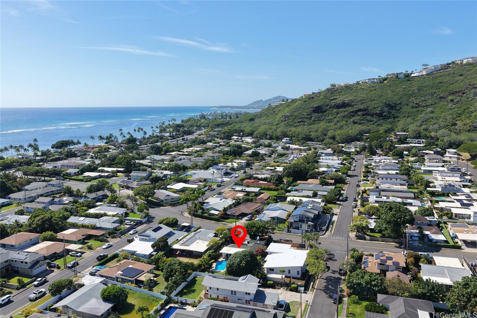 215  Halemaumau Street Niu Valley, Diamond Head home - photo 3 of 20