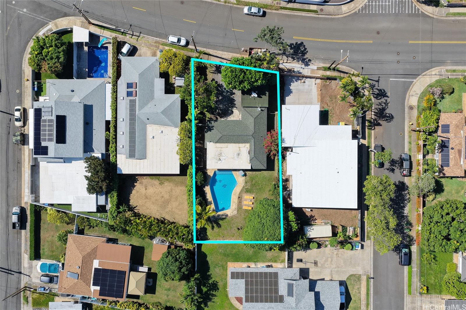 215  Halemaumau Street Niu Valley, Diamond Head home - photo 5 of 20