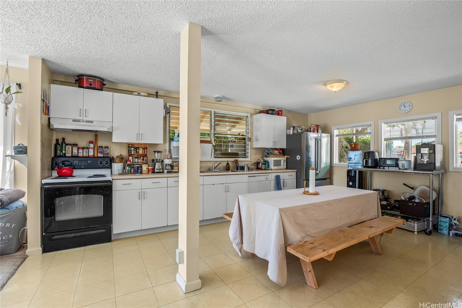 215  Halemaumau Street Niu Valley, Diamond Head home - photo 10 of 20