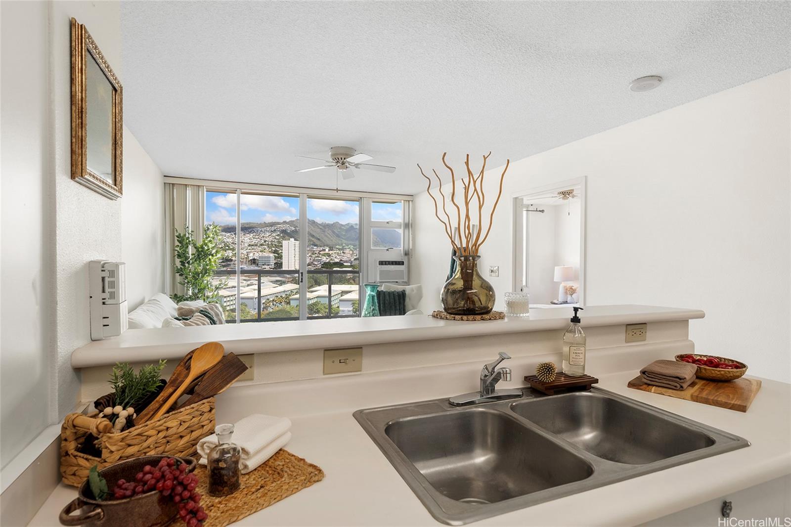 215 North King St condo # 1206, Honolulu, Hawaii - photo 10 of 21