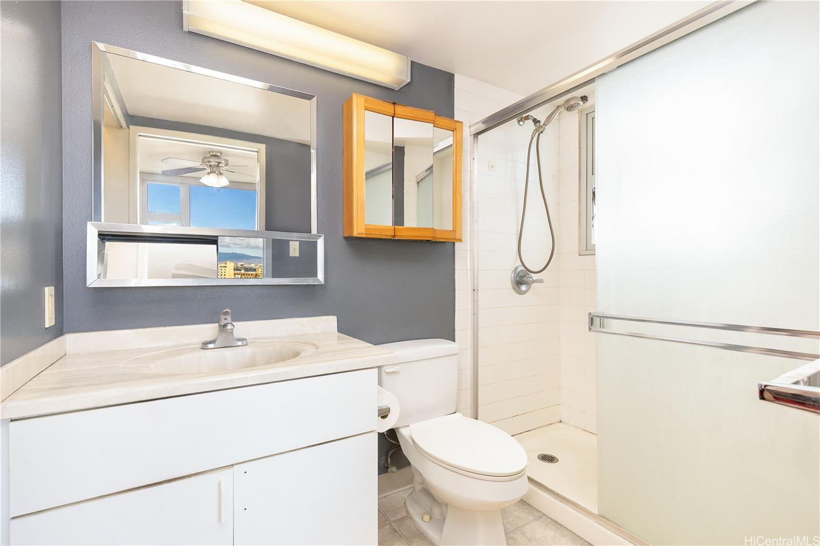 215 North King St condo # 1511, Honolulu, Hawaii - photo 11 of 23