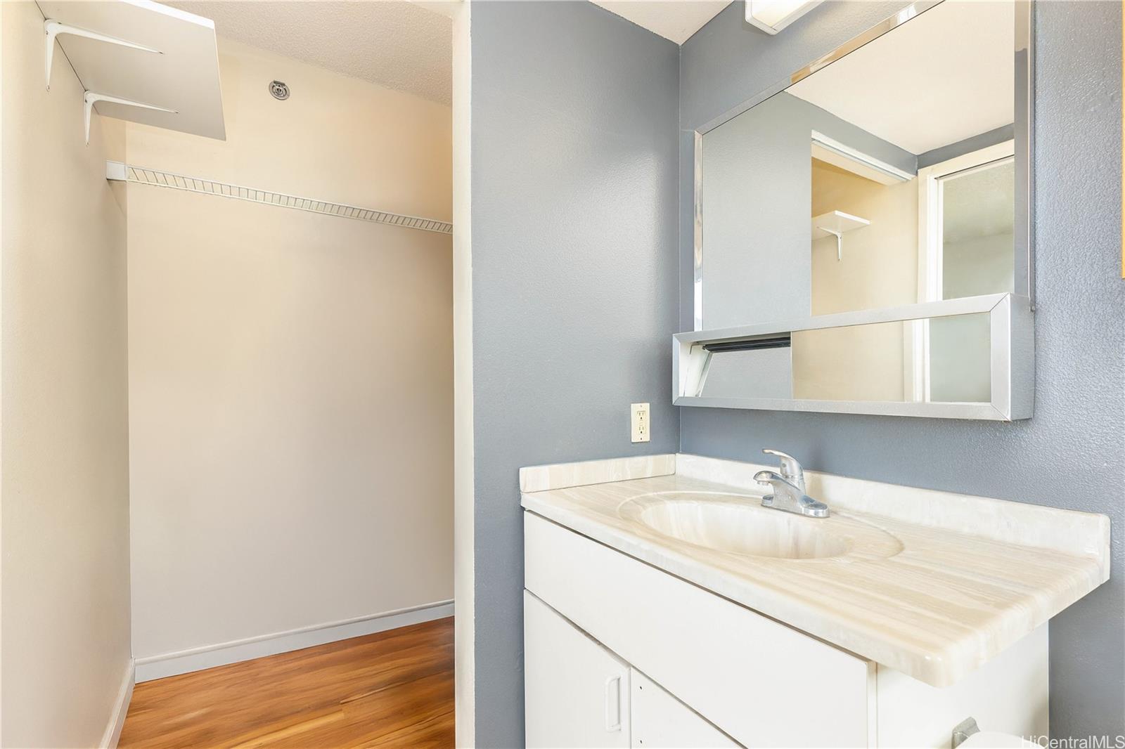 215 North King St condo # 1511, Honolulu, Hawaii - photo 12 of 23