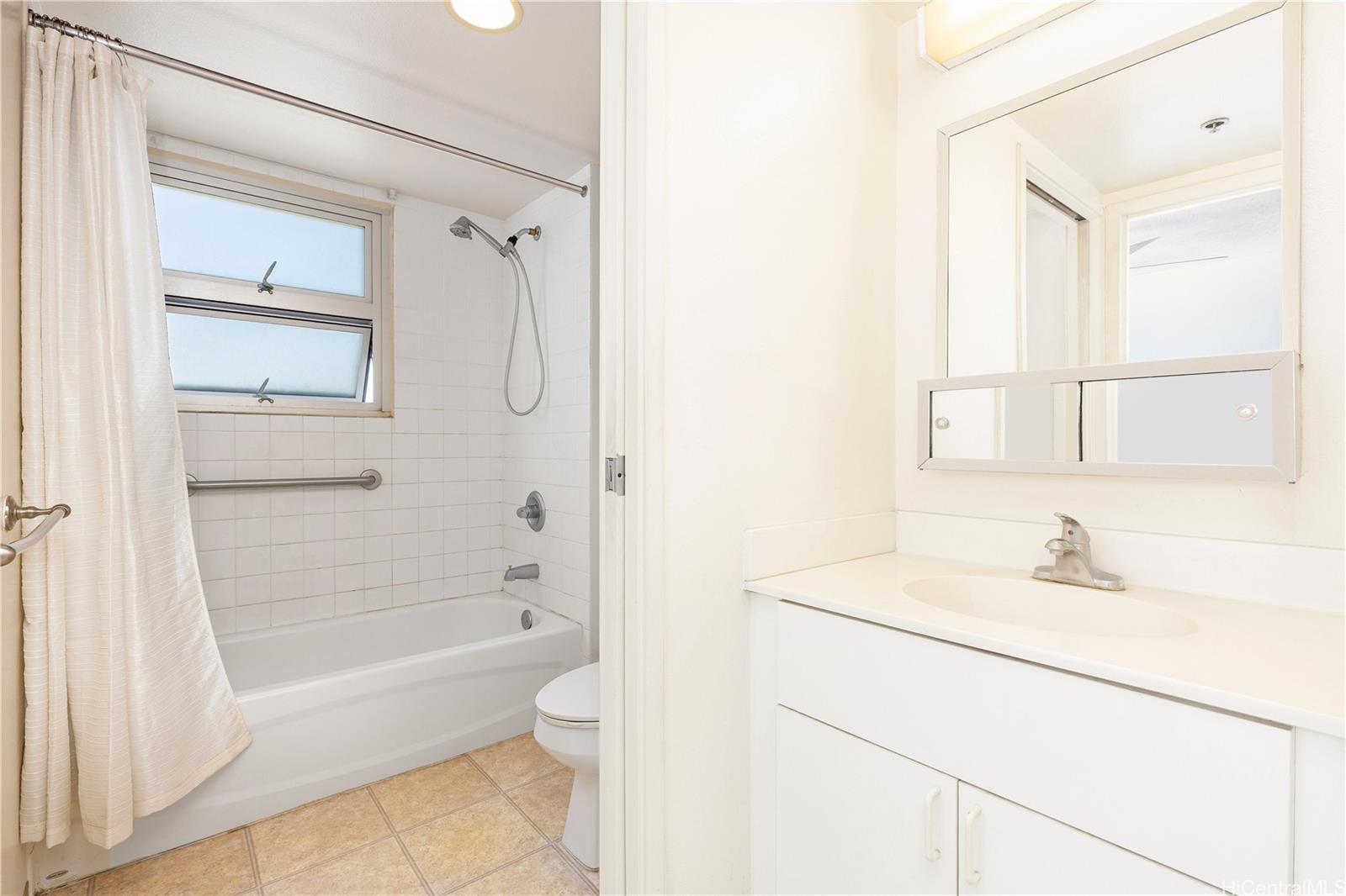 215 North King St condo # 1511, Honolulu, Hawaii - photo 15 of 23