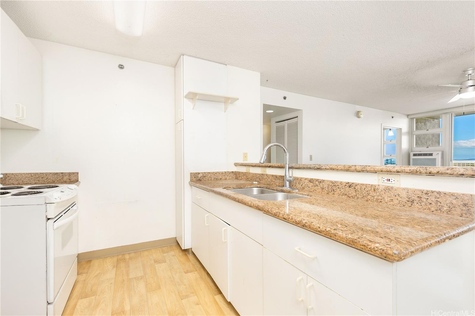 215 North King St condo # 1511, Honolulu, Hawaii - photo 9 of 23