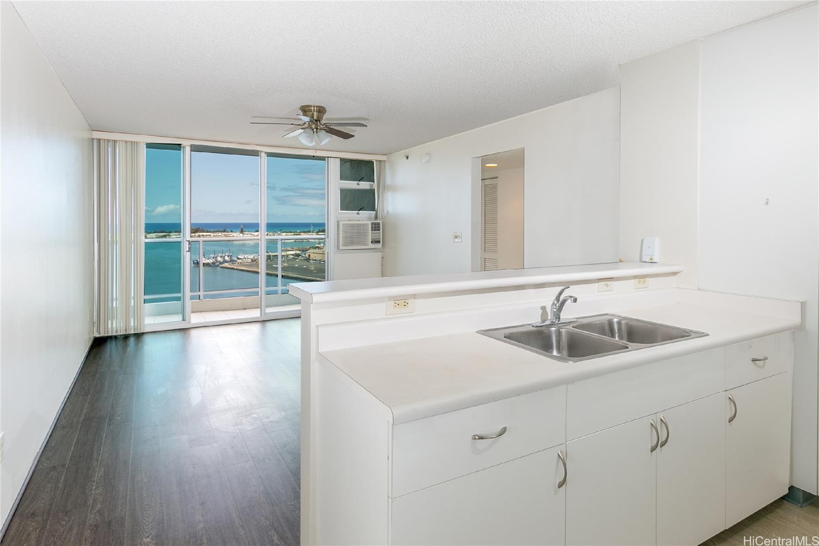 215 King Street Honolulu - Rental - photo 2 of 14