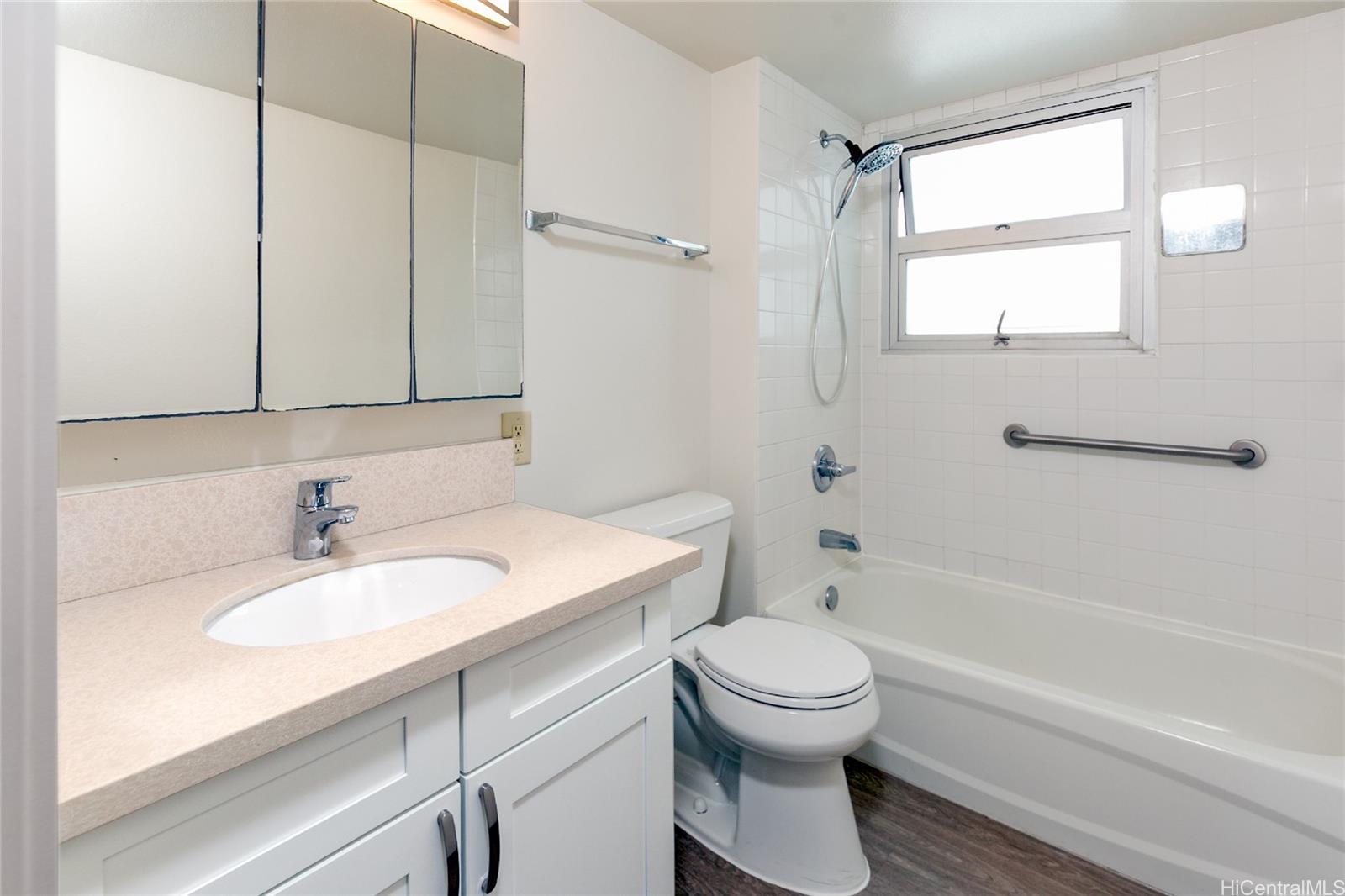 215 King Street Honolulu - Rental - photo 9 of 14