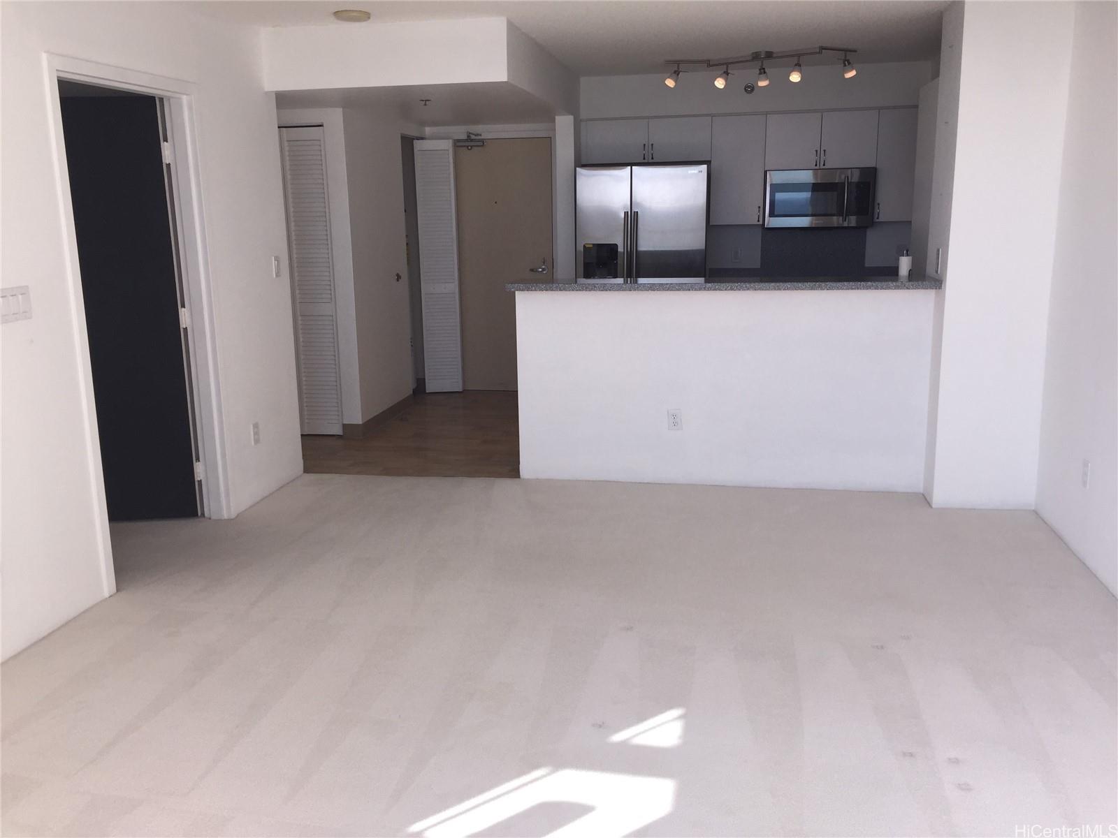 215 N King St Honolulu - Rental - photo 3 of 7