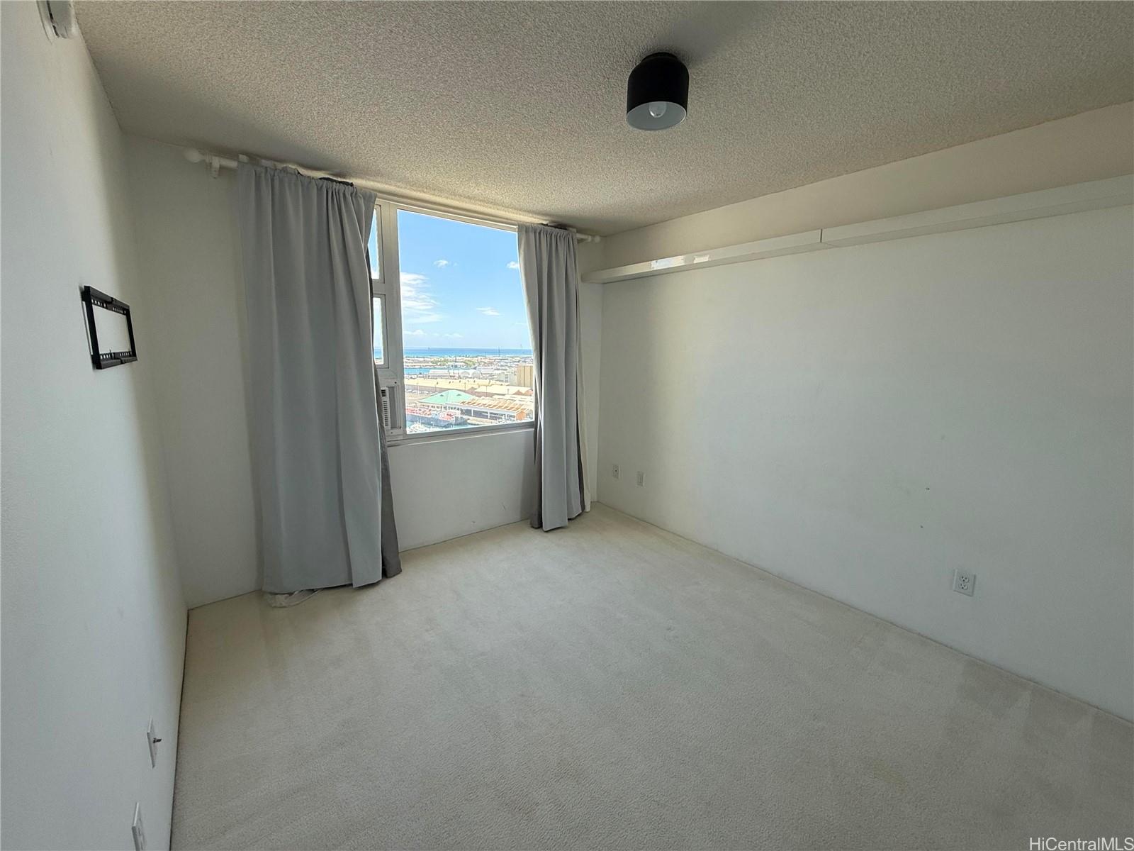 215 North King St condo # 2205, Honolulu, Hawaii - photo 4 of 9