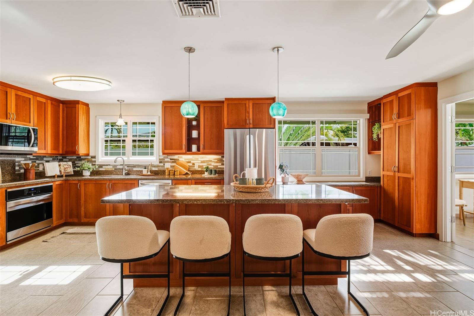 216  Akiohala Street Kaopa, Kailua home - photo 4 of 25