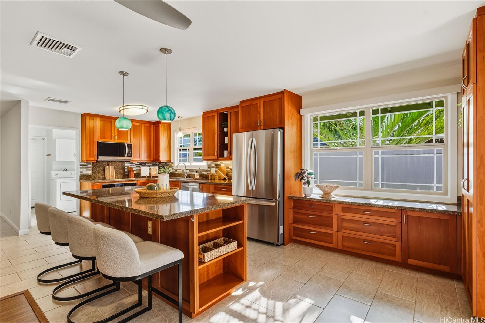 216  Akiohala Street Kaopa, Kailua home - photo 5 of 25