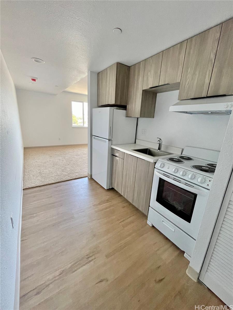 216 Olive Ave Wahiawa - Rental - photo 2 of 8