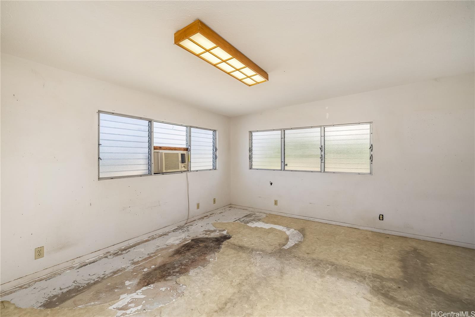 2160  Aamanu Street Pacific Palisades, PearlCity home - photo 13 of 25