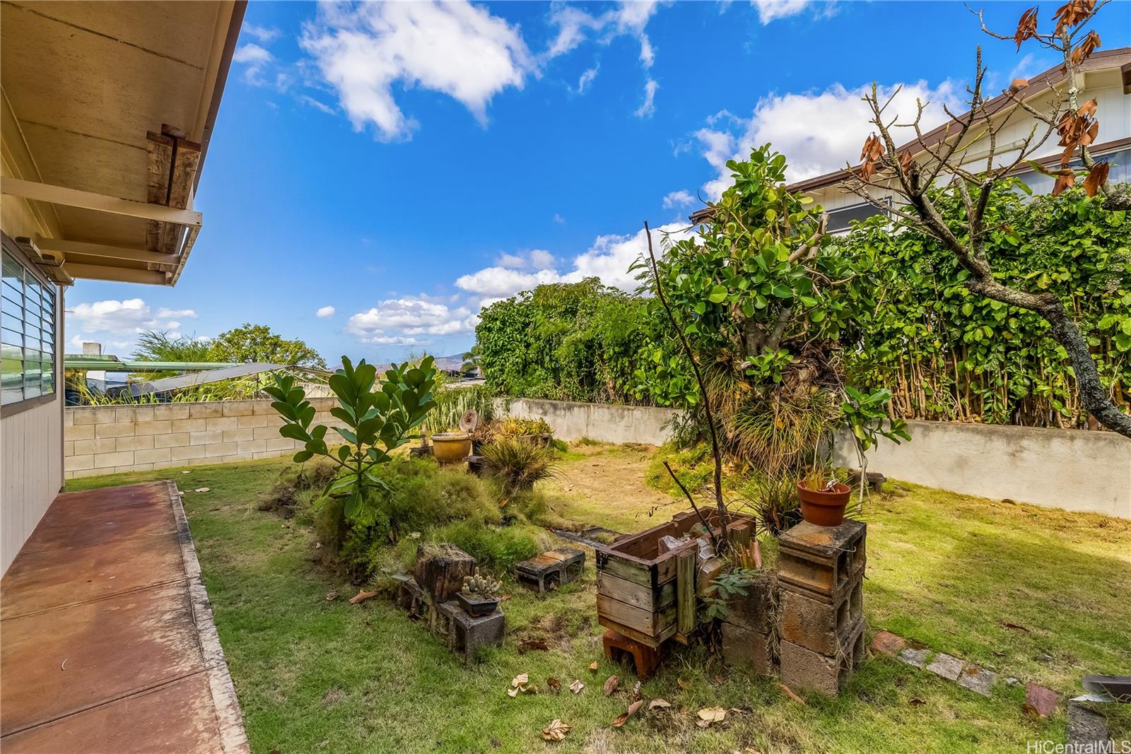 2160  Aamanu Street Pacific Palisades, PearlCity home - photo 23 of 25