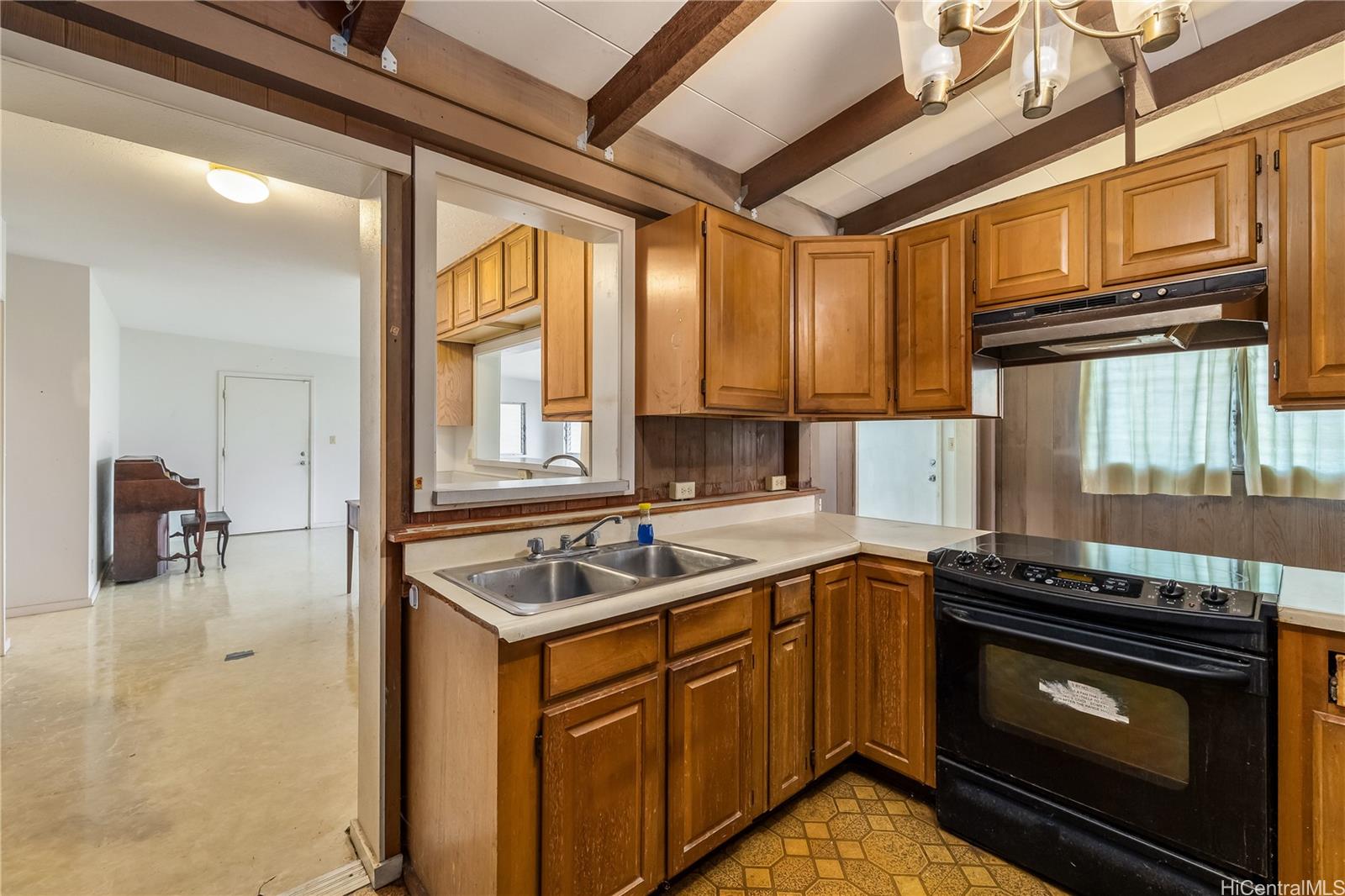 2160  Aamanu Street Pacific Palisades, PearlCity home - photo 5 of 25