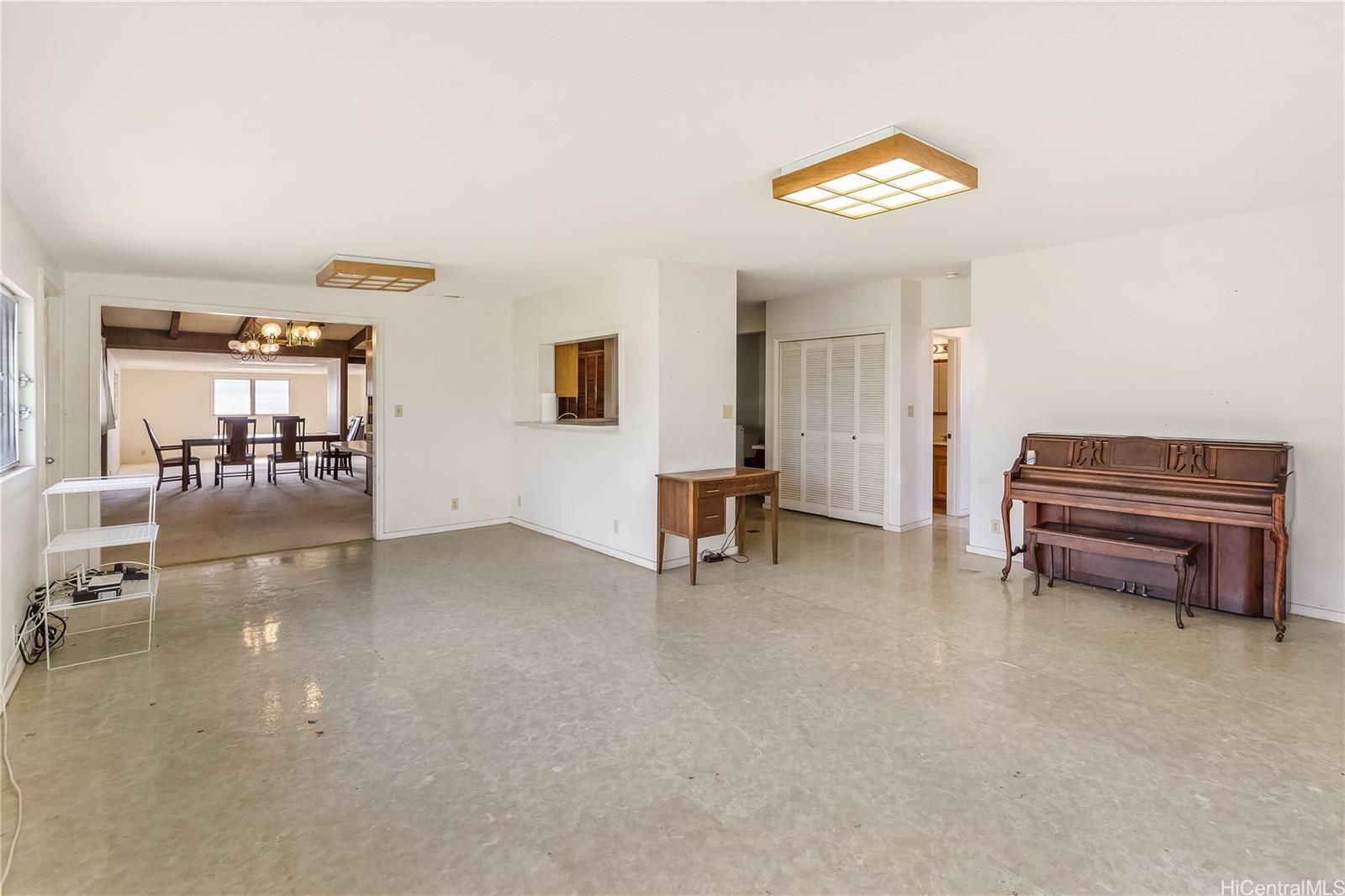 2160  Aamanu Street Pacific Palisades, PearlCity home - photo 10 of 25